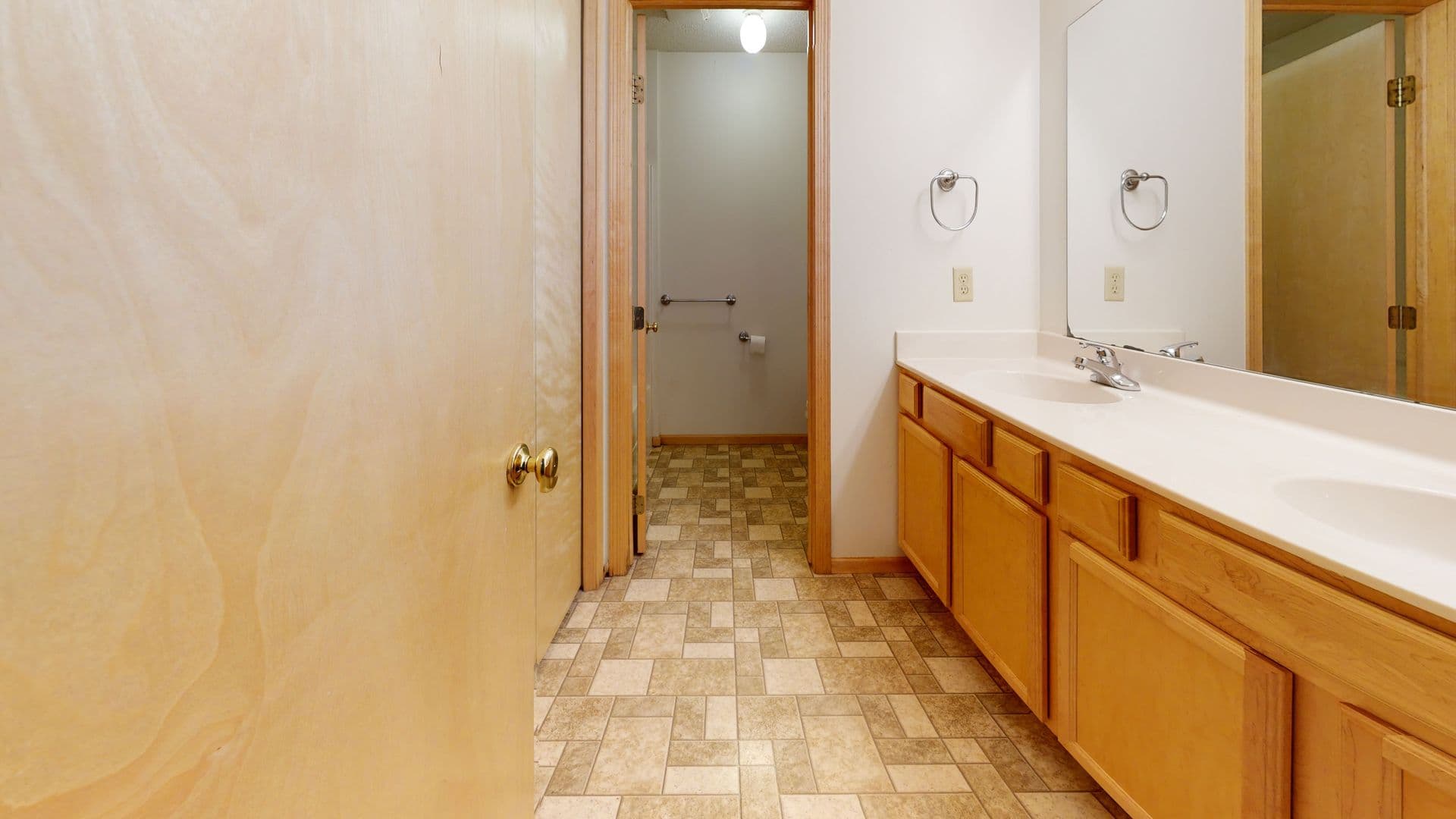 Minneapolis Apartment: 412 4th St SE #101-104