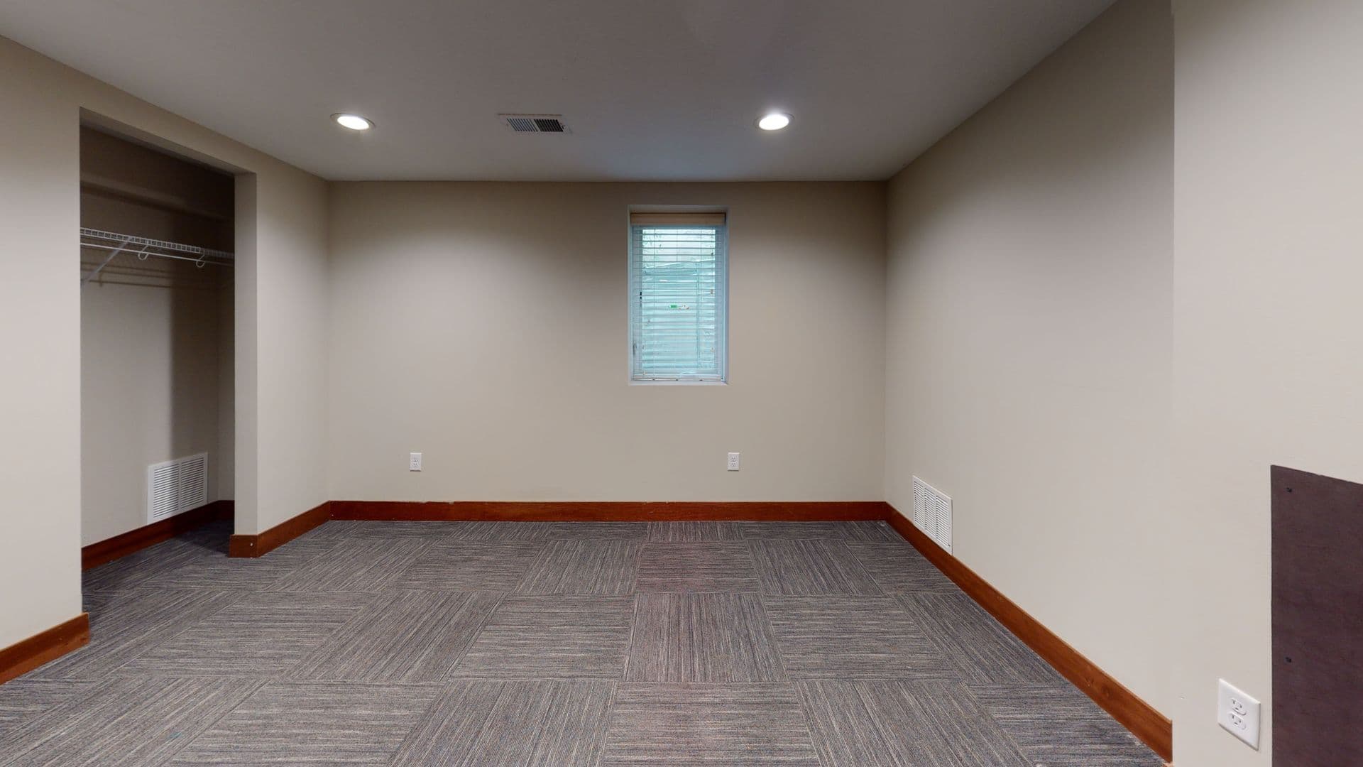 Minneapolis Apartment: 806 12th Ave SE