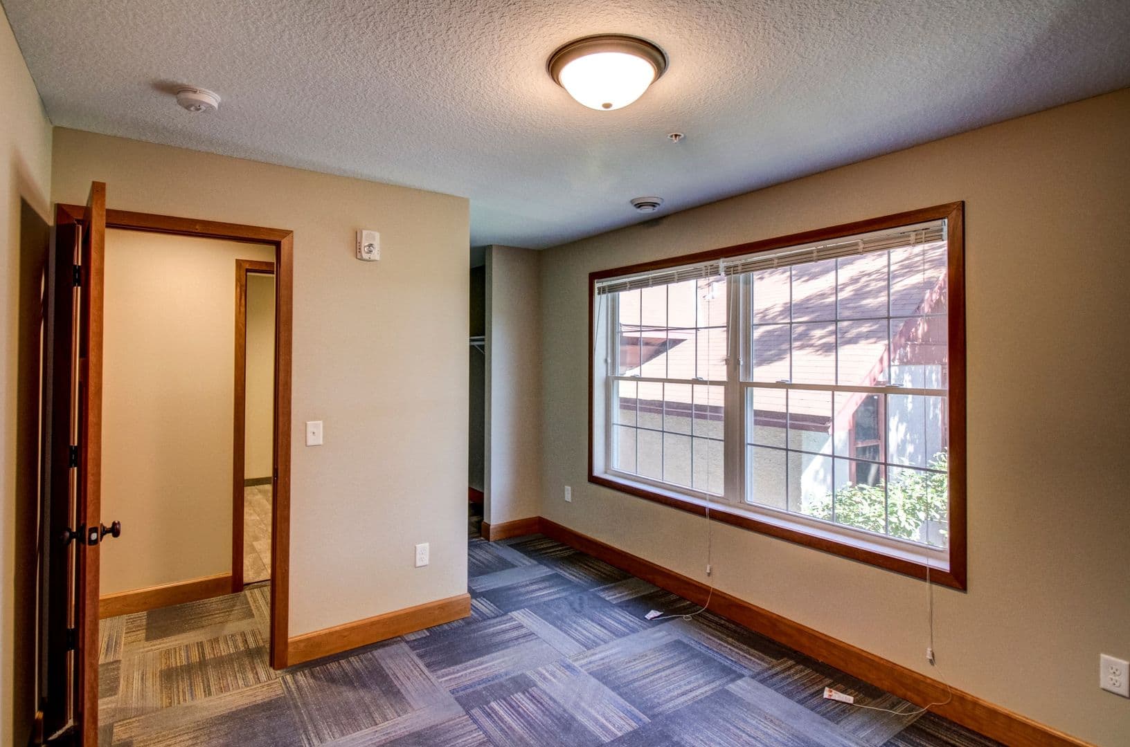 Minneapolis Apartment: 1208 Como Ave SE
