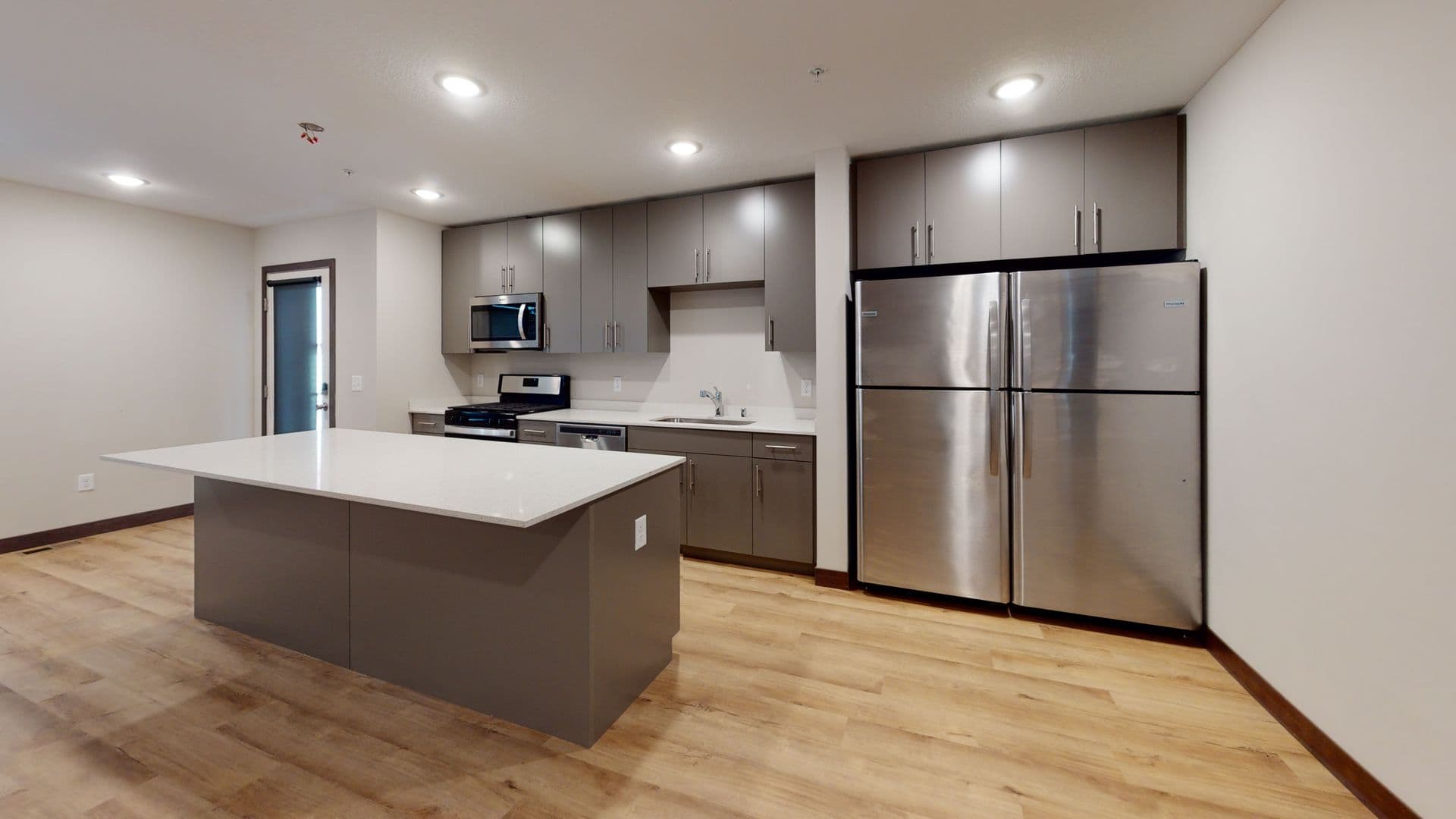 Minneapolis Apartment: 805-811 12th Ave SE