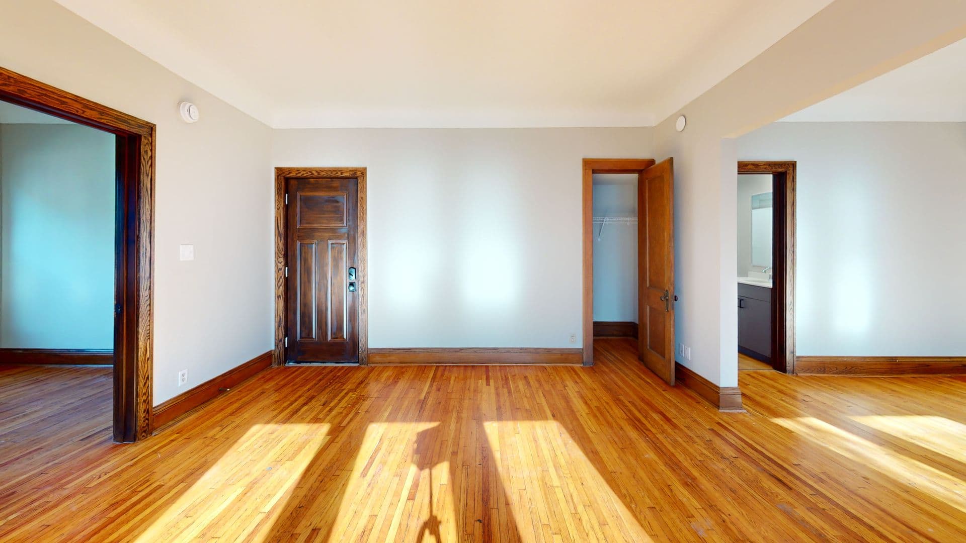 Minneapolis Apartment: 1127 4th St SE