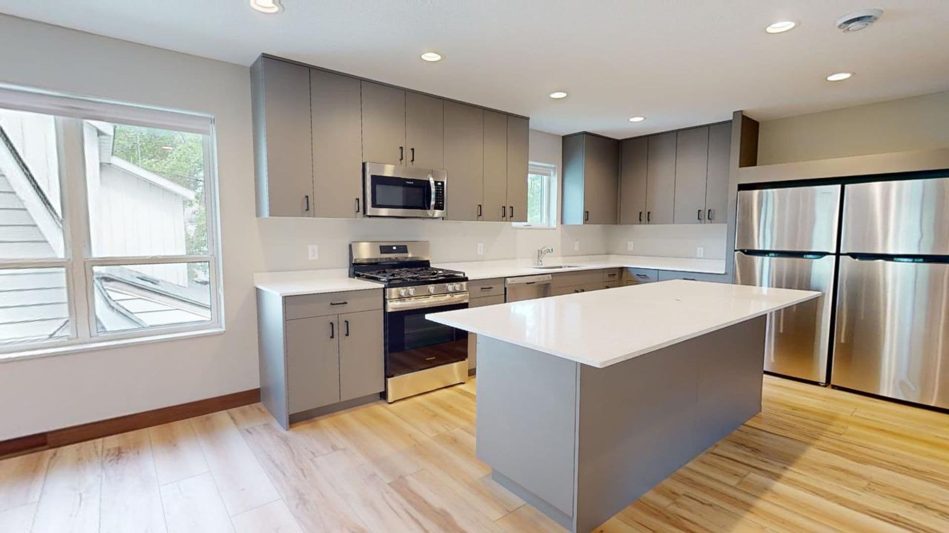 Minneapolis Apartment: 716 13th Ave SE