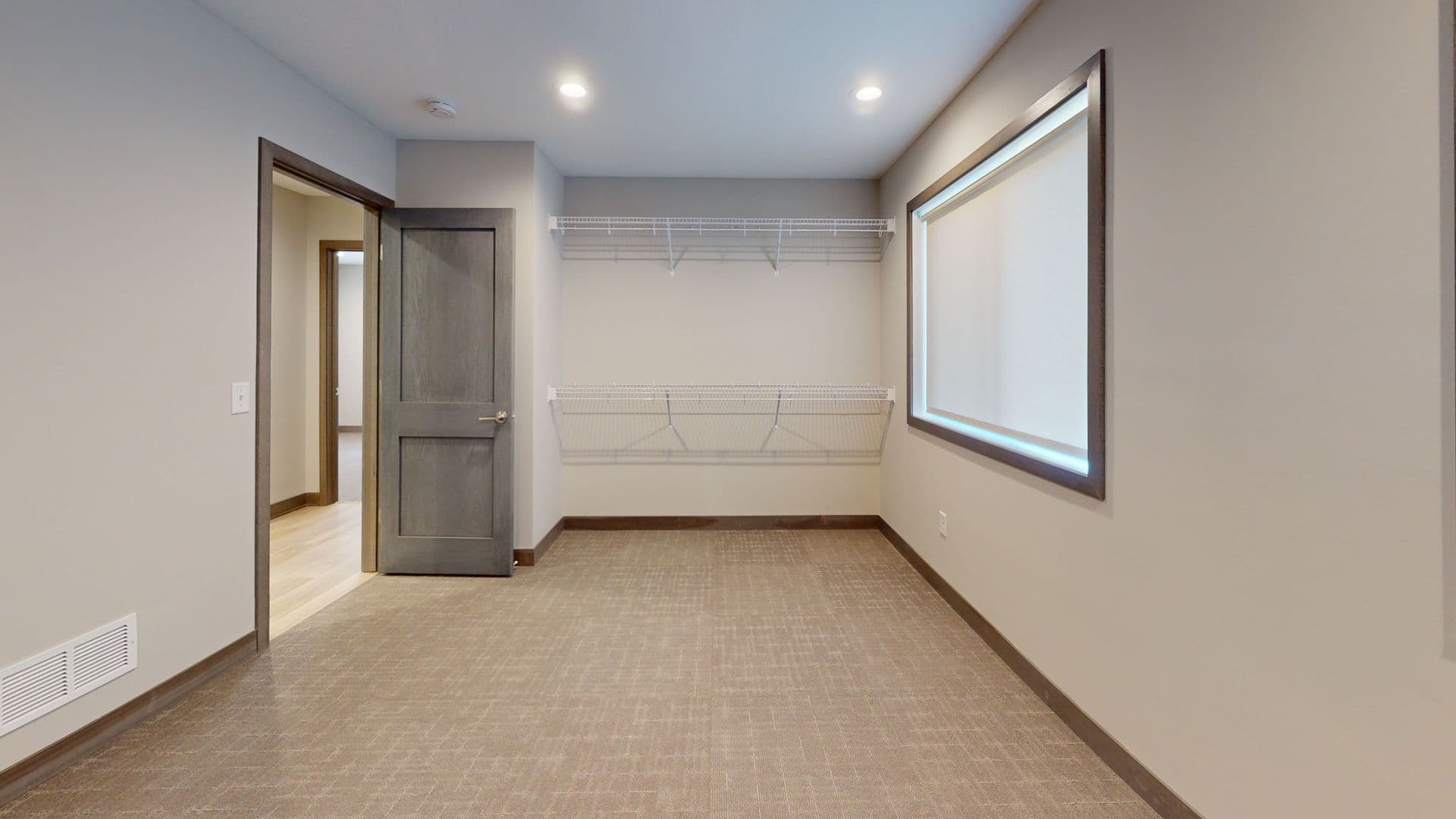 Minneapolis Apartment: 1800 Como Ave SE