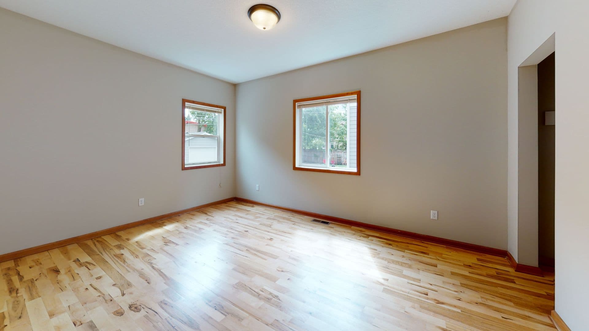 Minneapolis Apartment: 1018 16th Ave SE