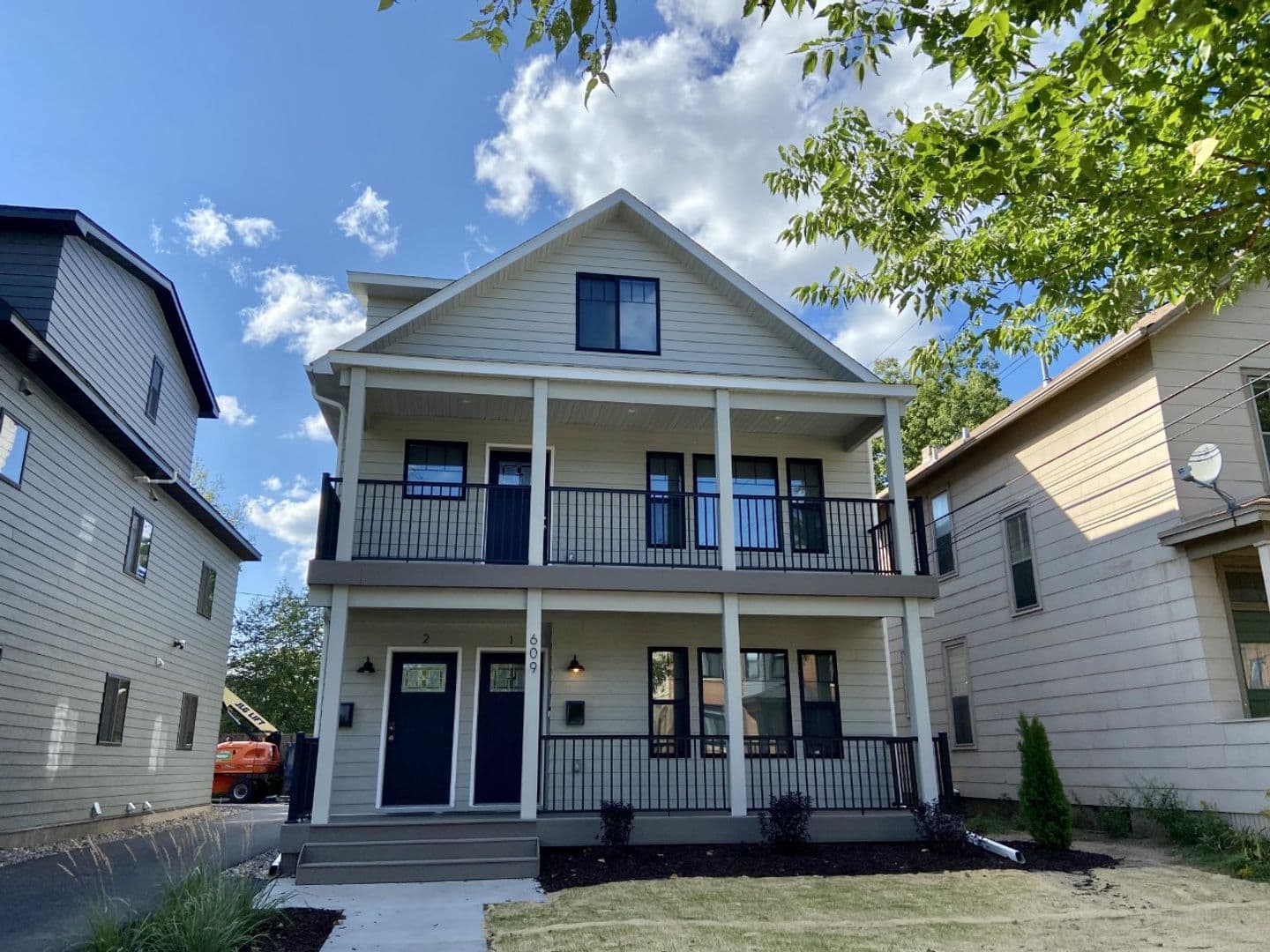 Minneapolis Apartment: 1215 8th St SE