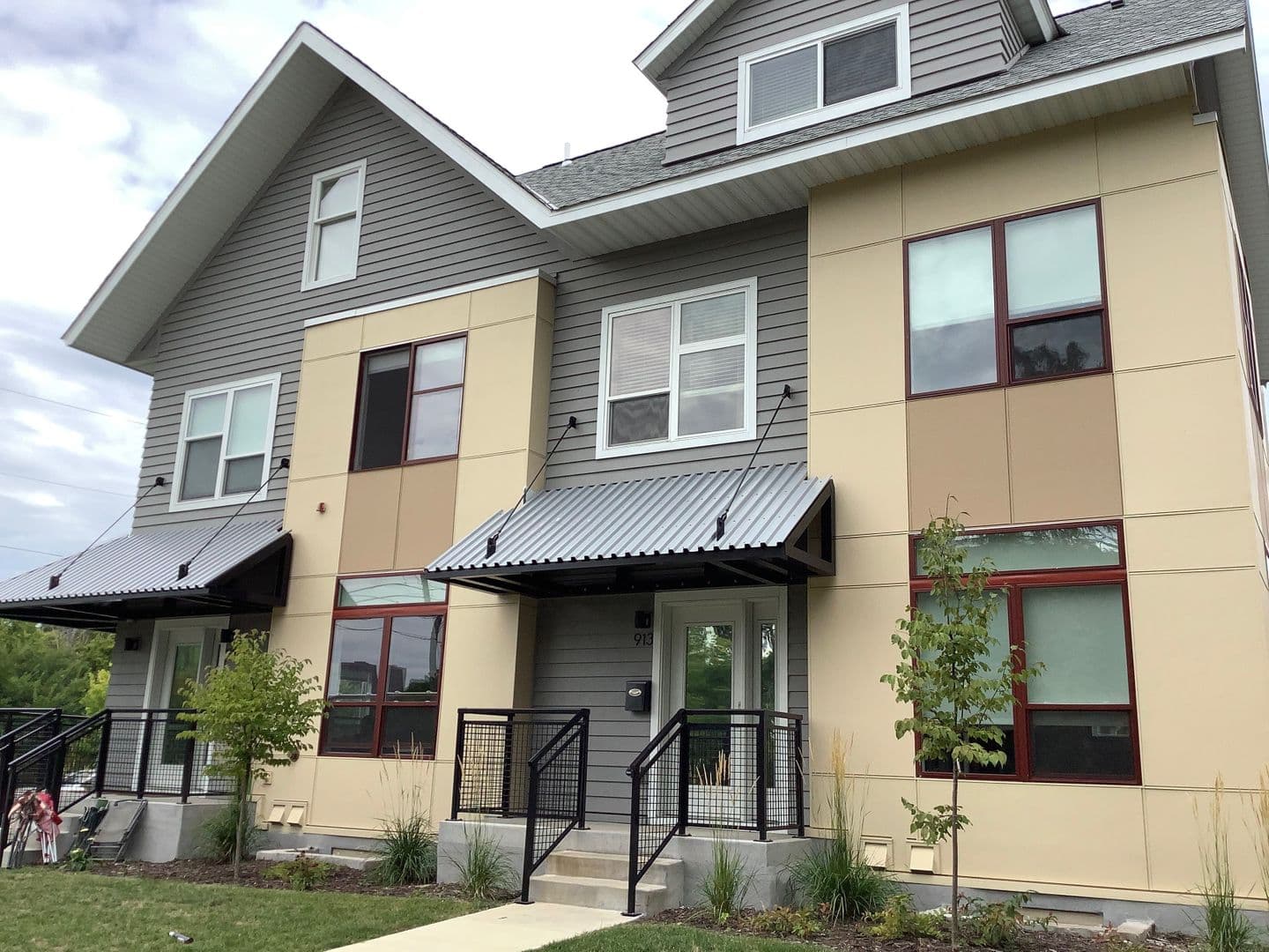 Minneapolis Apartment: 923 6th St SE