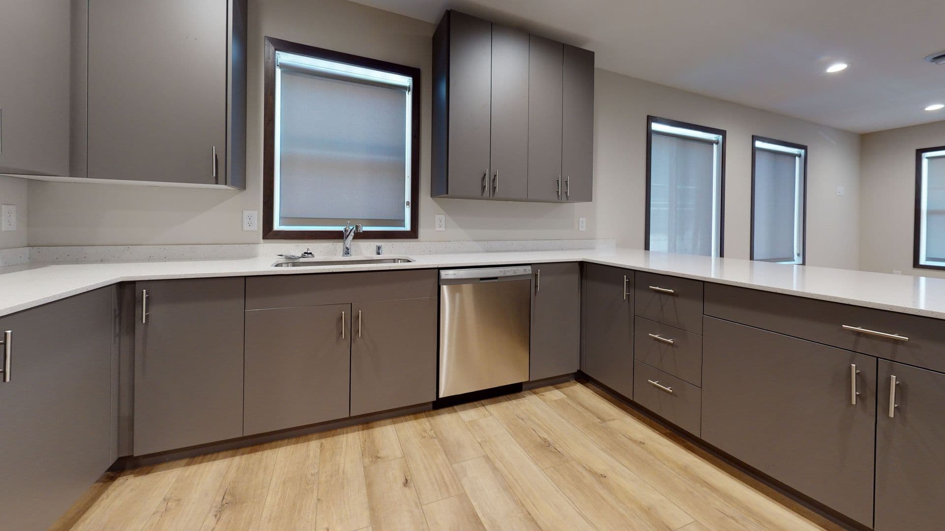Minneapolis Apartment: 1806 Como Ave SE