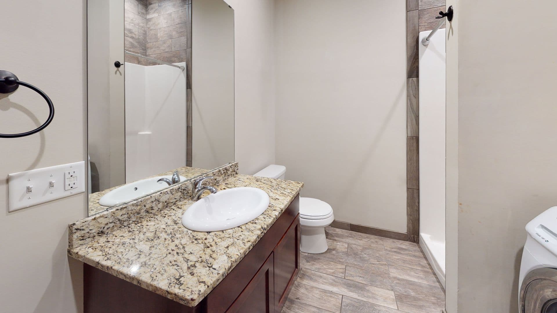 Minneapolis Apartment: 1208 Como Ave SE