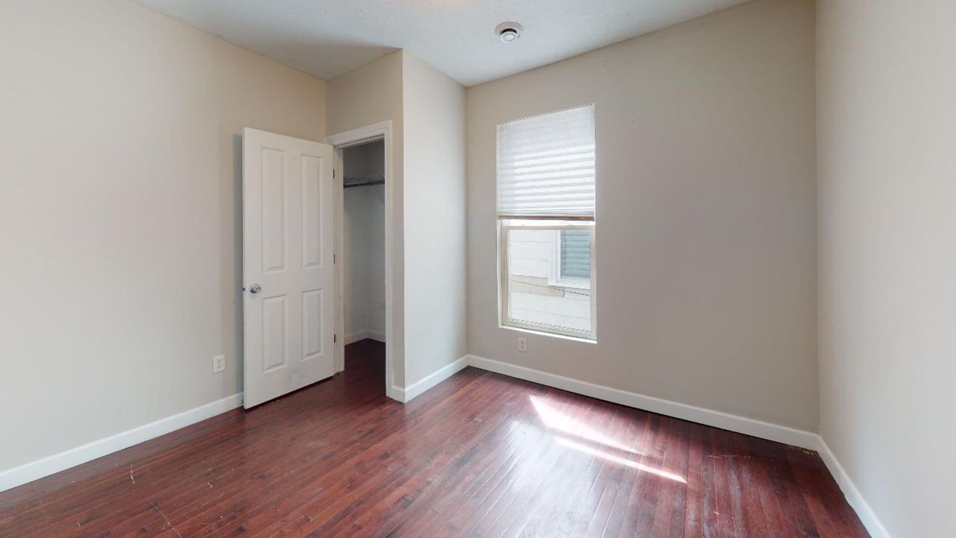 Minneapolis Apartment: 520 12th Ave SE