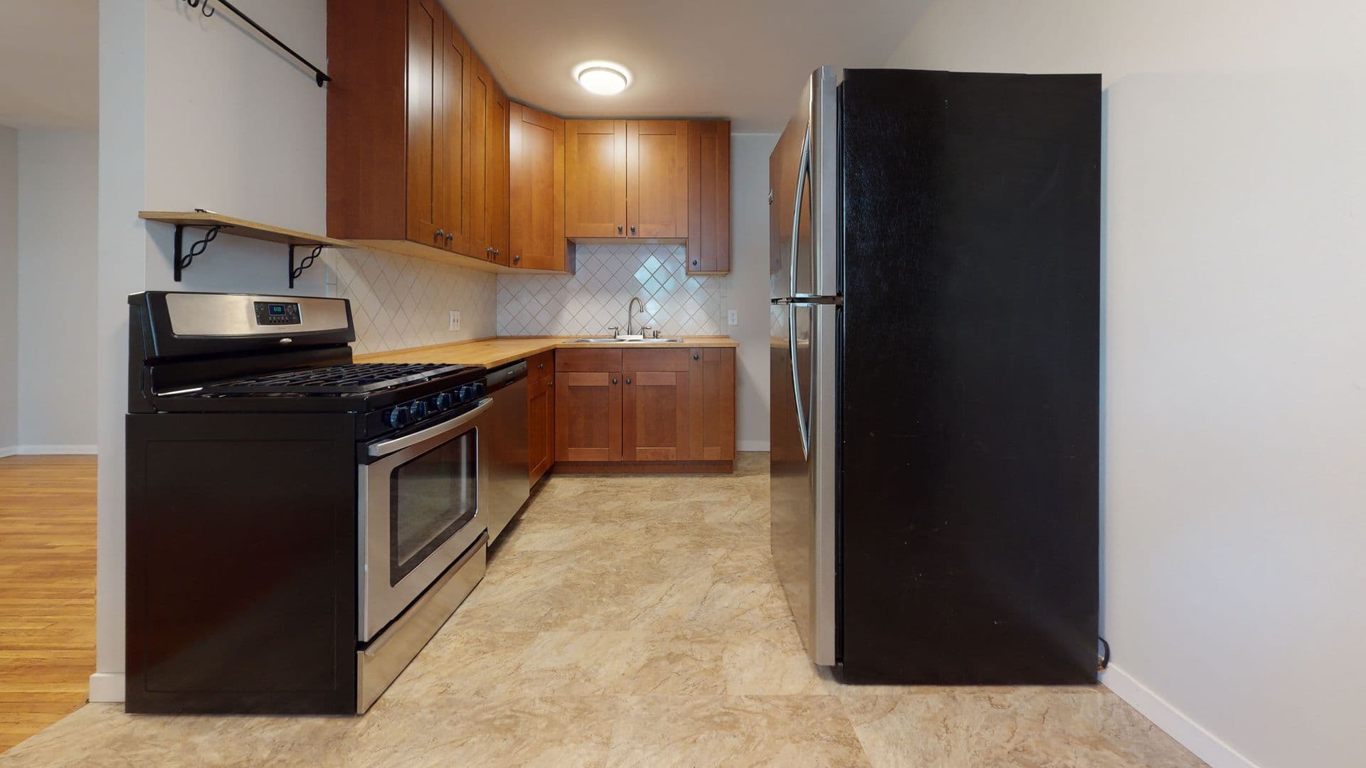 Minneapolis Apartment: 917 22nd Ave SE