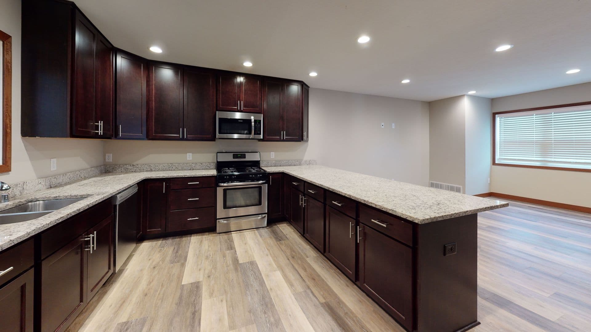 Minneapolis Apartment: 1509 Rollins Ave SE