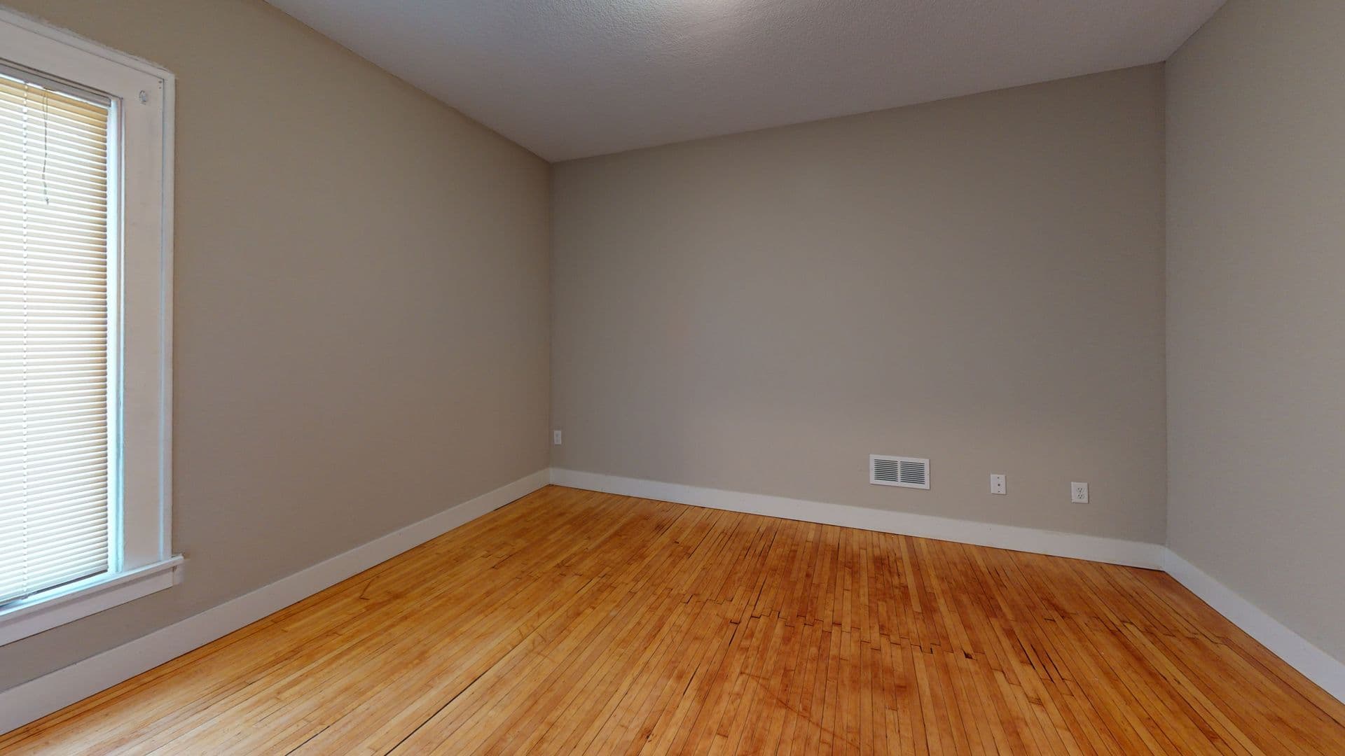 Minneapolis Apartment: 1105 6th St SE