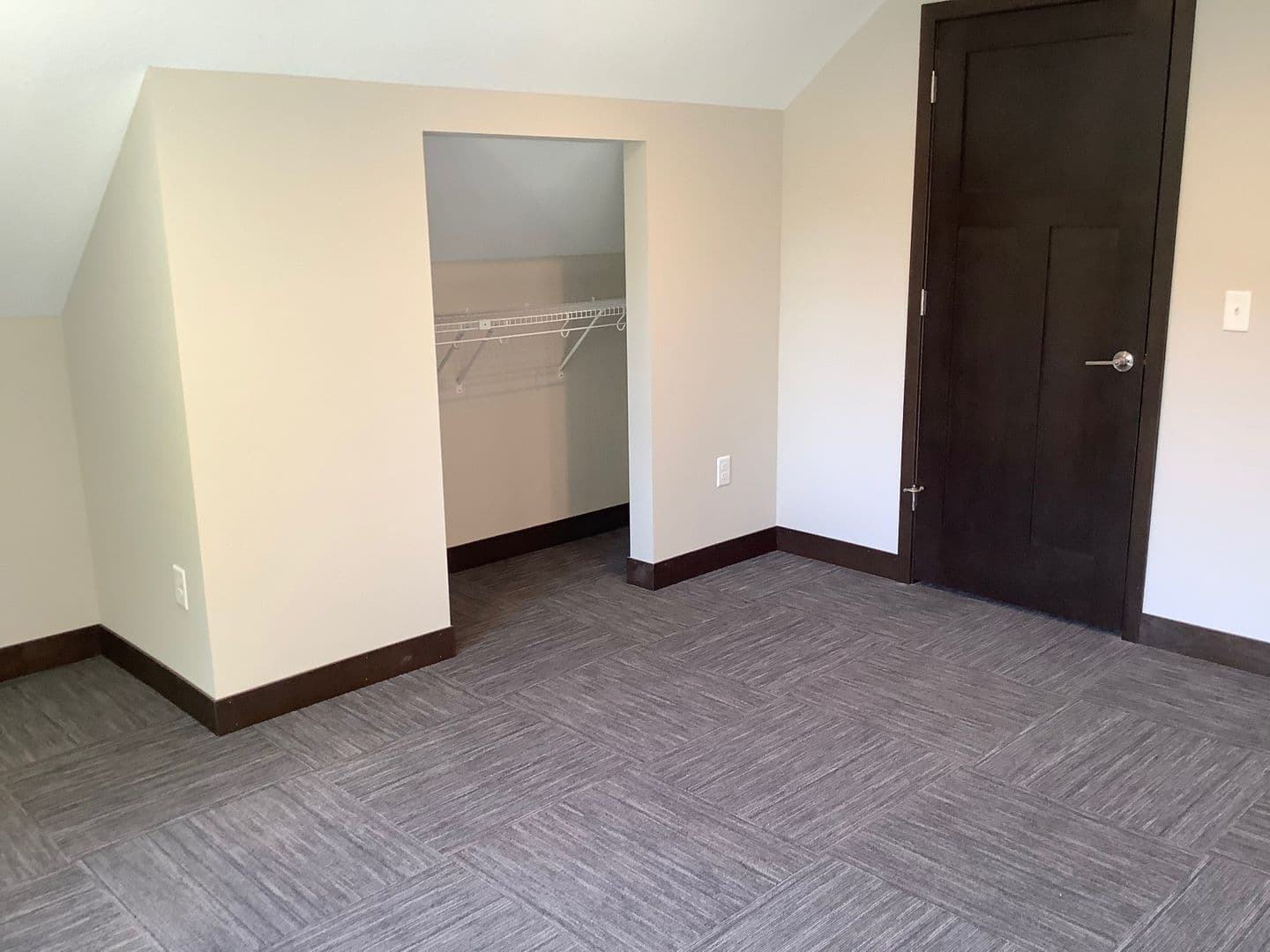 Minneapolis Apartment: 1027 13th Ave SE