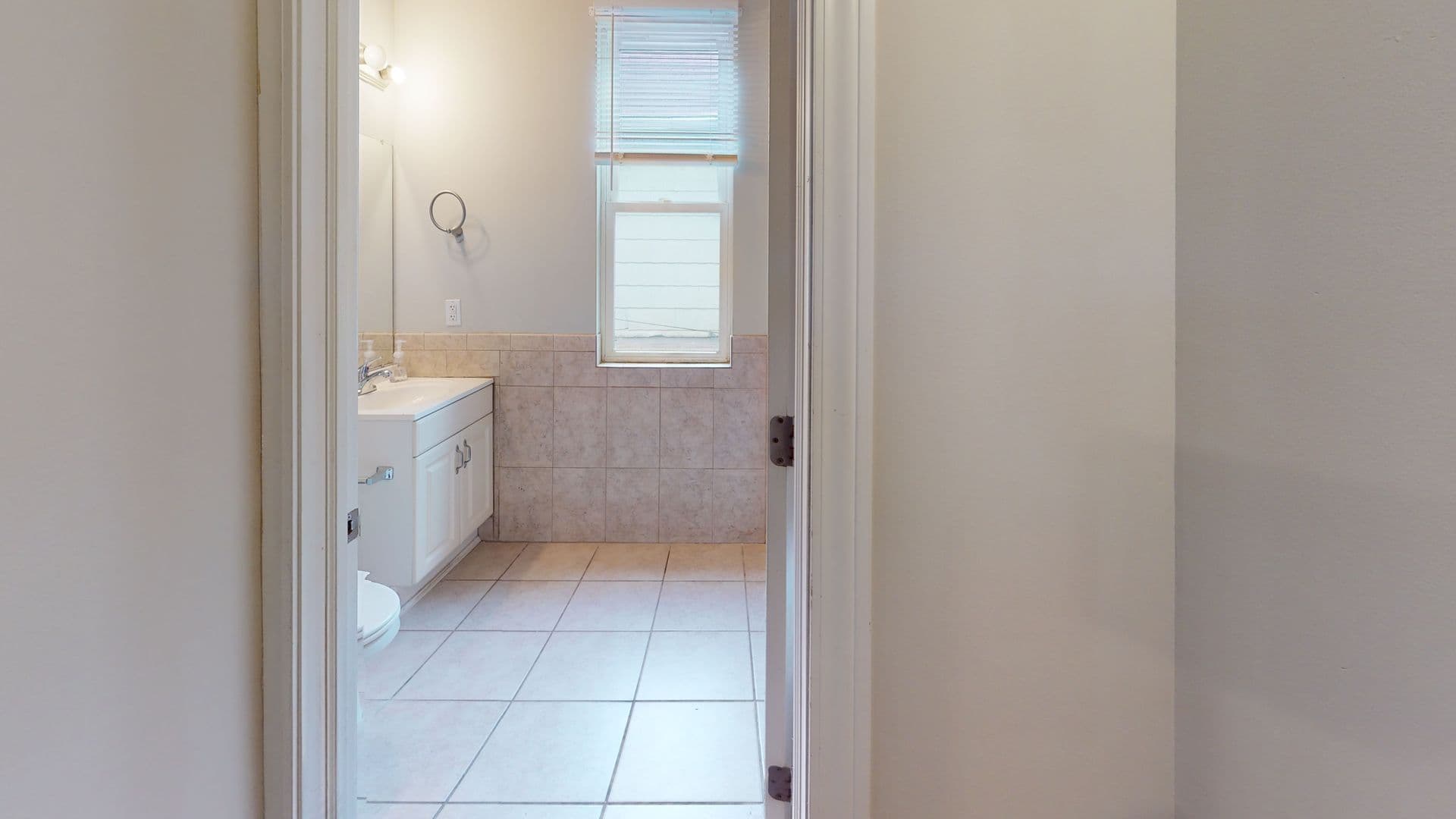 Minneapolis Apartment: 520 12th Ave SE