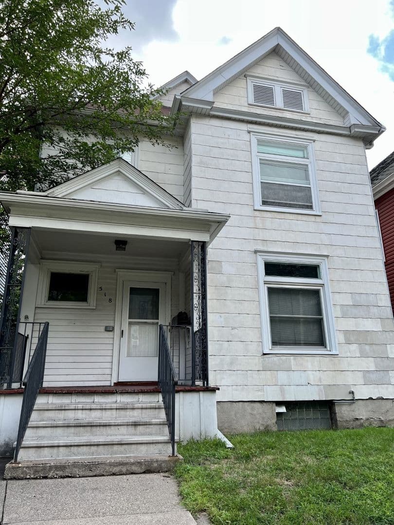 Minneapolis House: 518 12th Ave SE