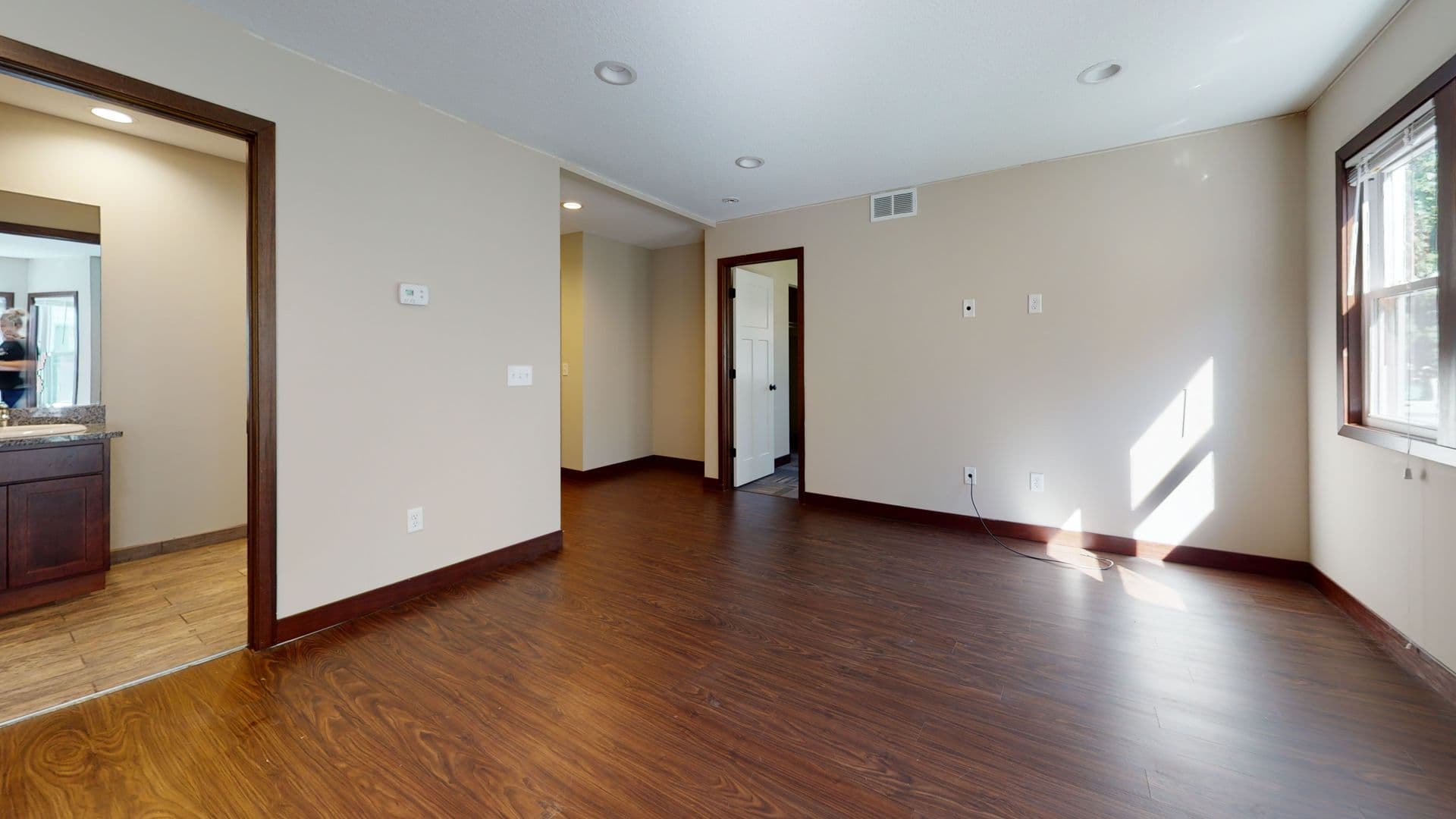 Minneapolis Multiplex: 408-410 8th St SE