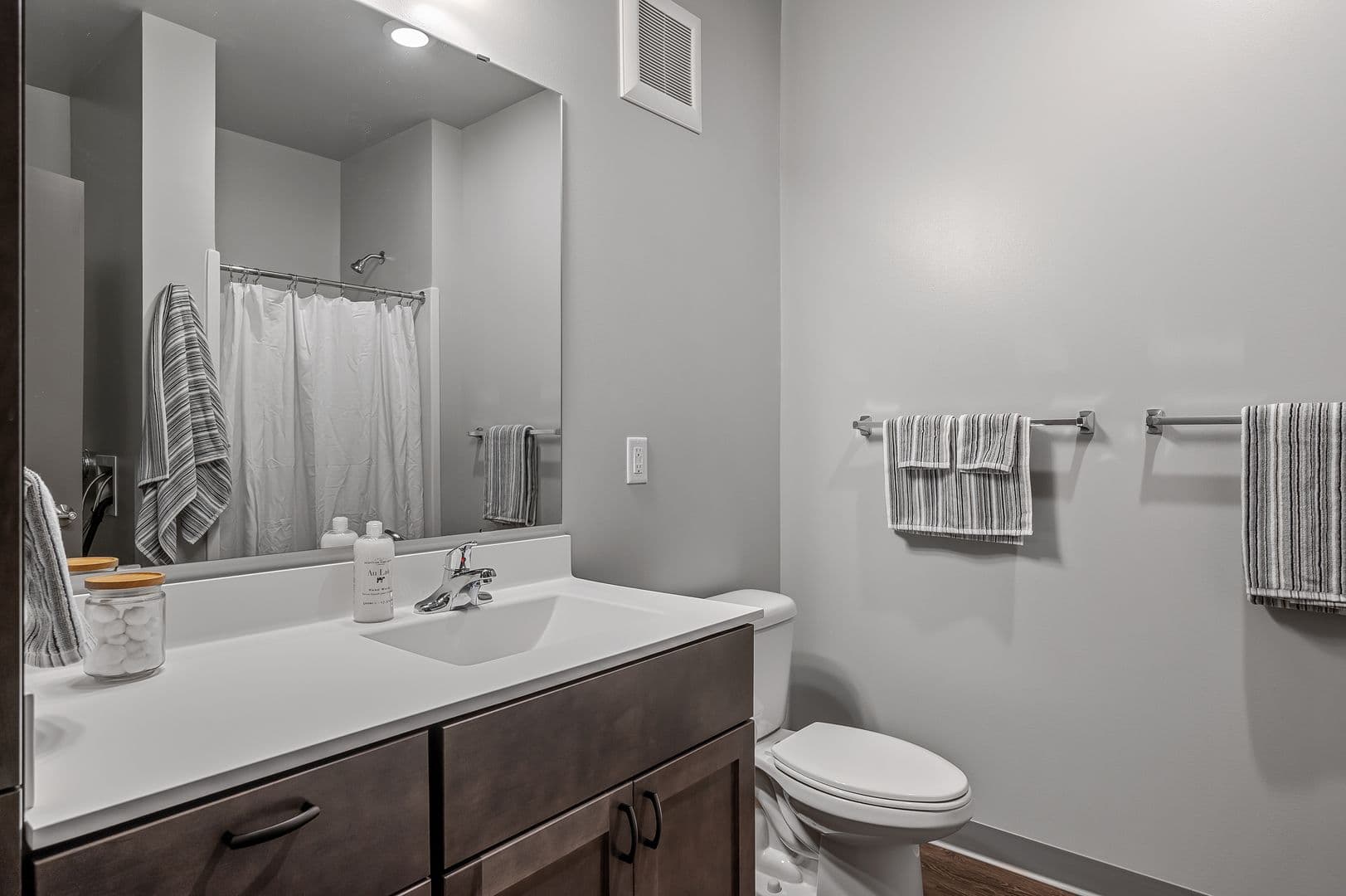Minneapolis Apartment: 1307 4th Street SE