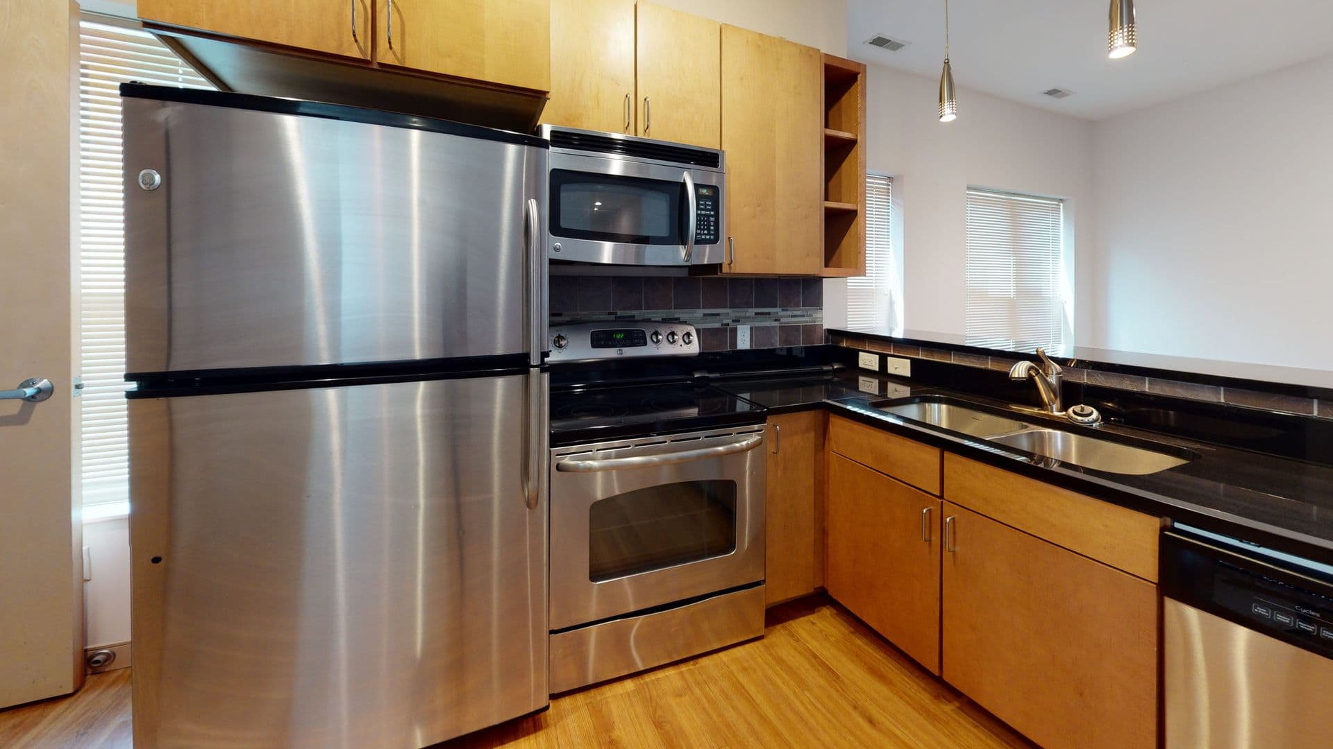 Minneapolis Apartment: 1011 & 1015 4th St SE