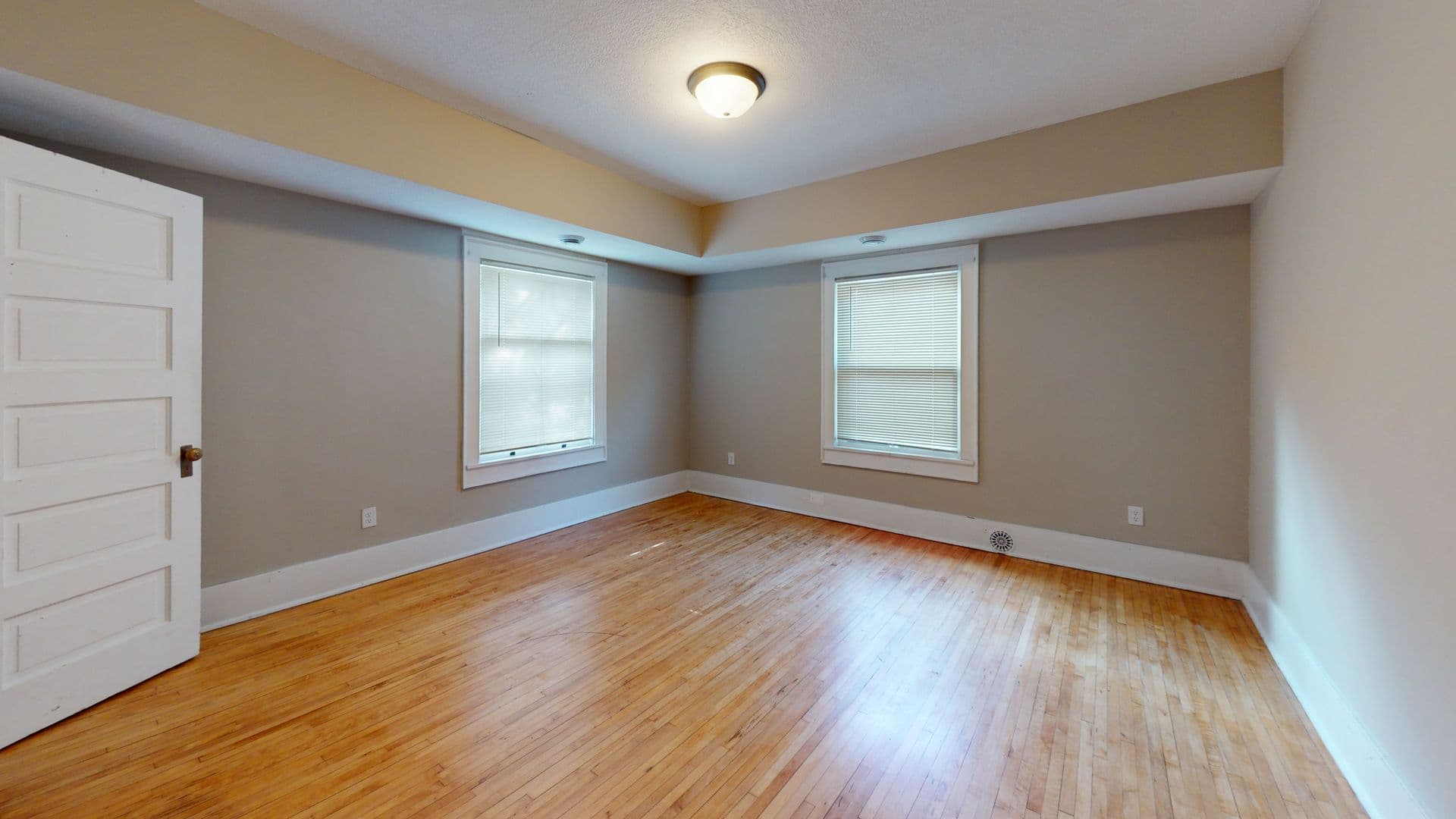 Minneapolis House: 307 5th Ave SE