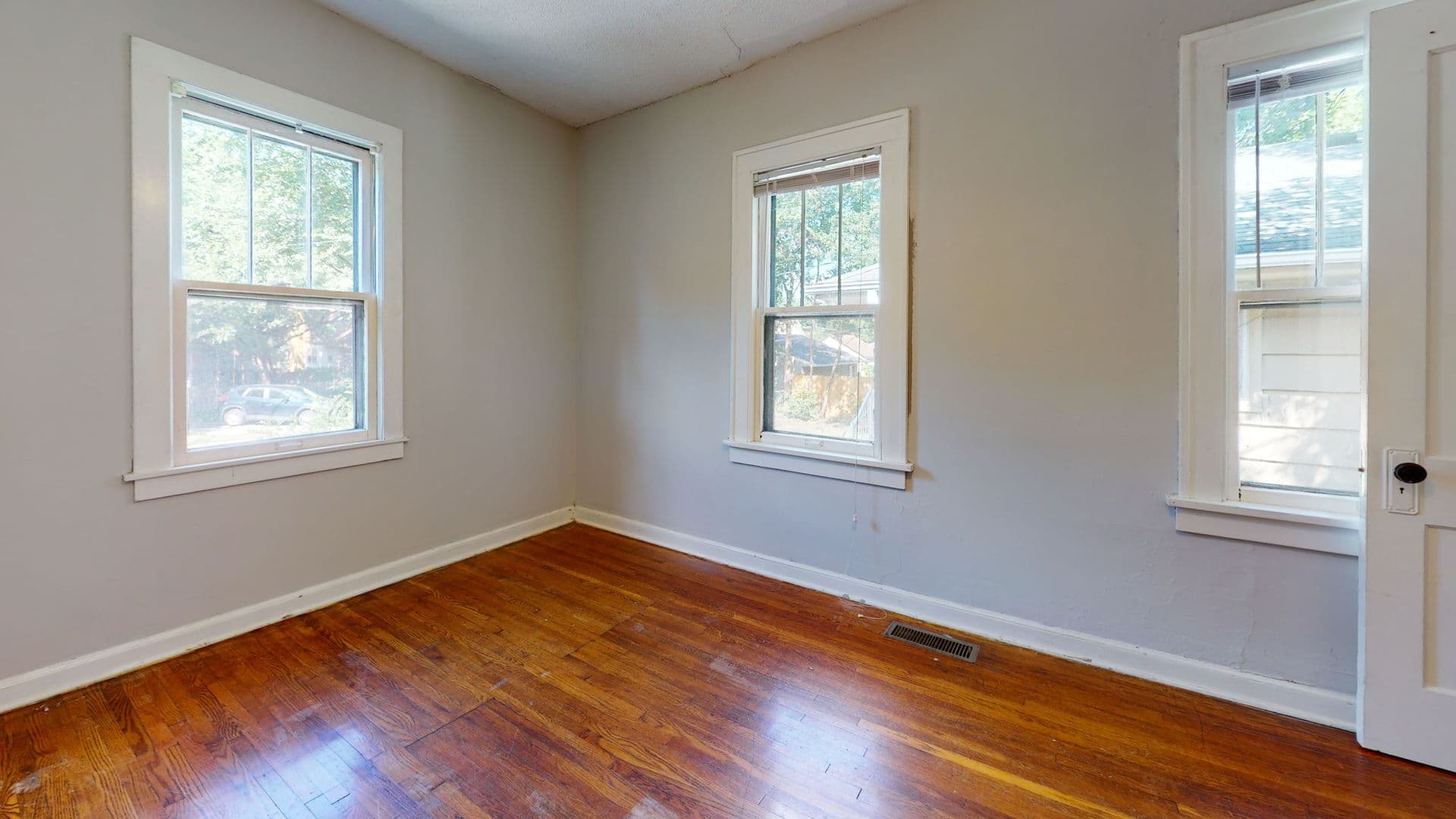 Minneapolis House: 1015 27th Ave SE