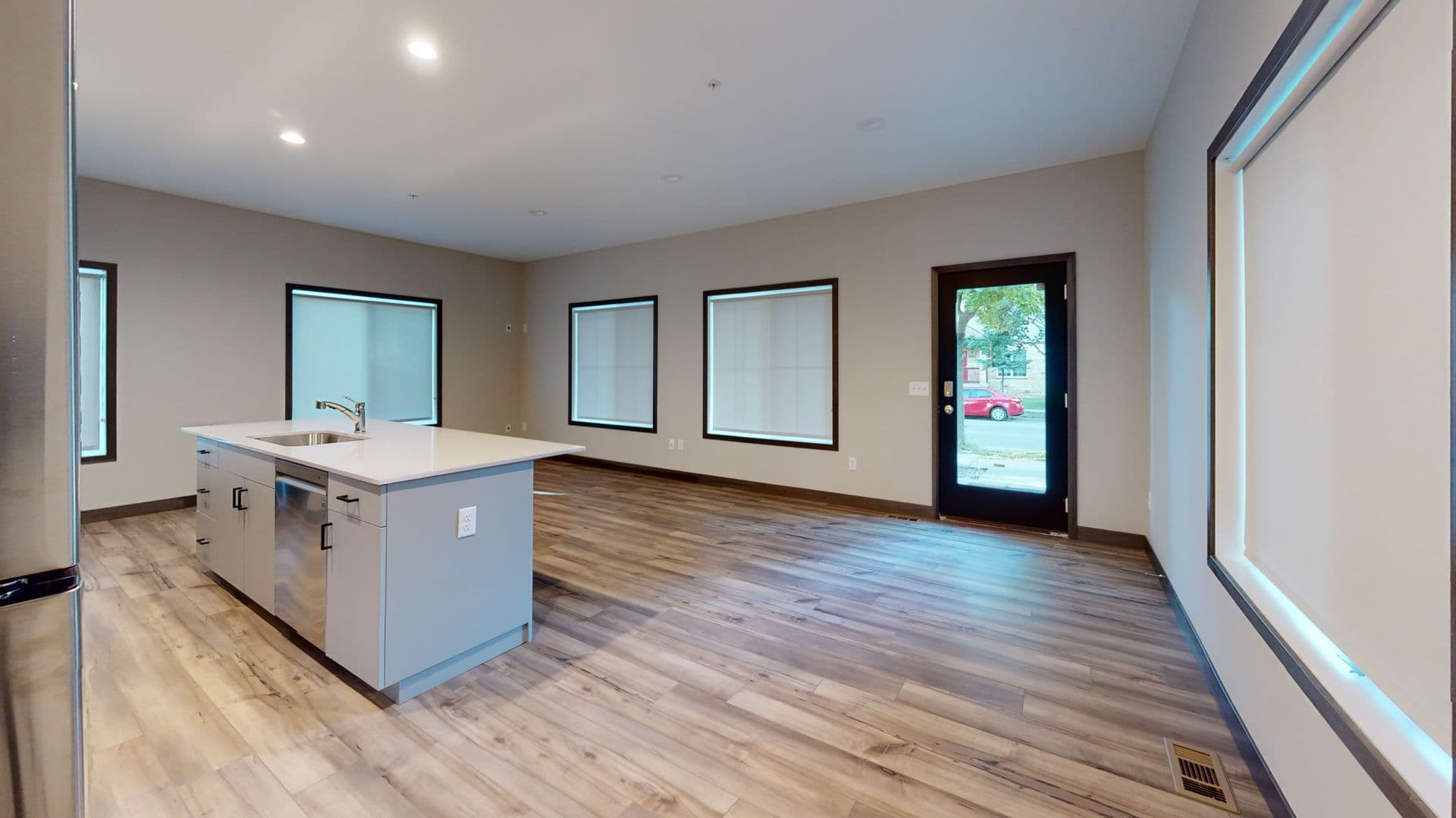 Minneapolis Multiplex: 1125 8th St SE #2
