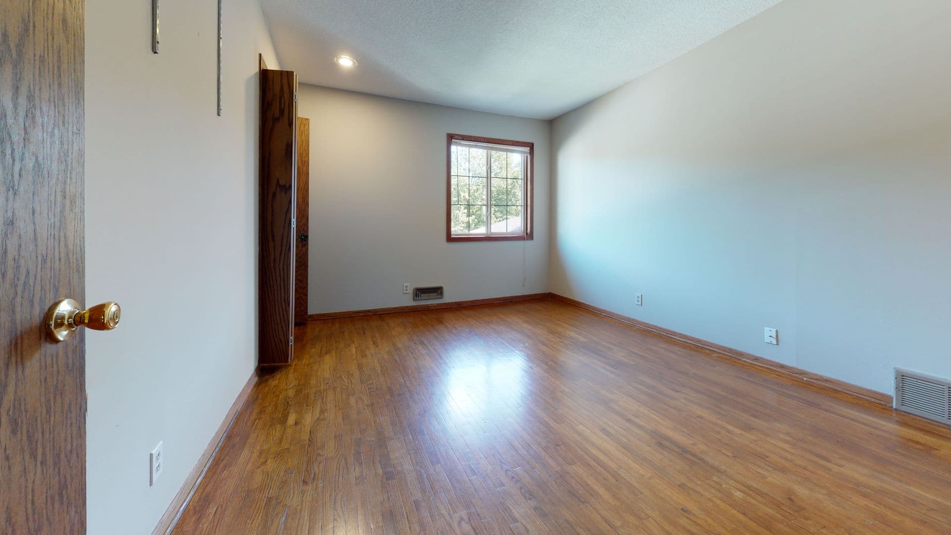 Minneapolis Multiplex: 1081 18th Ave SE