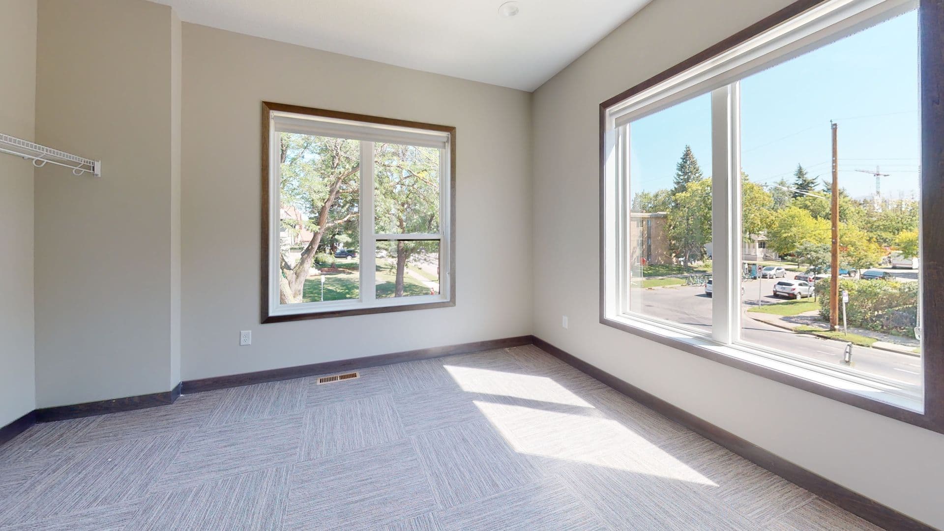 Minneapolis Apartment: 1800 Como Ave SE