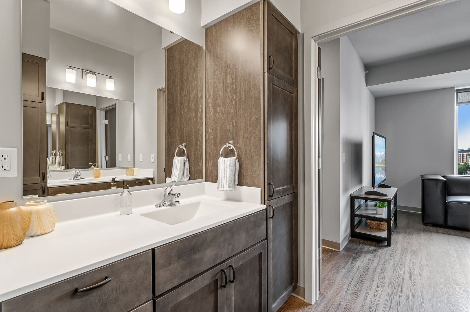 Minneapolis Apartment: 1307 4th Street SE