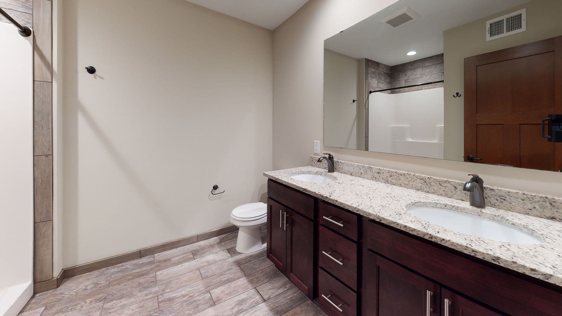 Minneapolis Apartment: 917 7th St SE