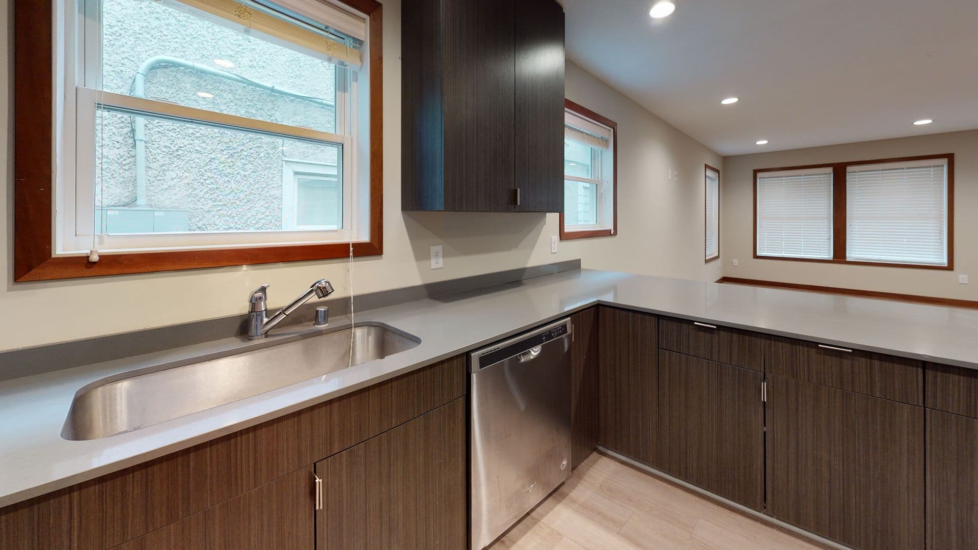 Minneapolis Apartment: 806 12th Ave SE