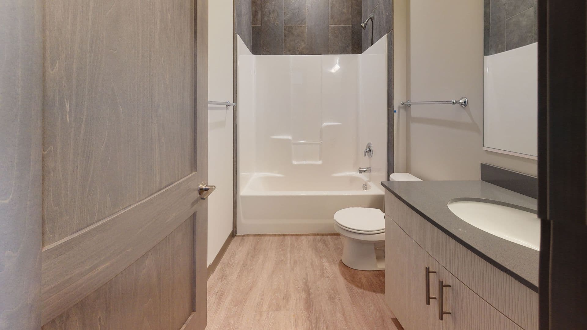 Minneapolis Apartment: 2622 Essex St SE