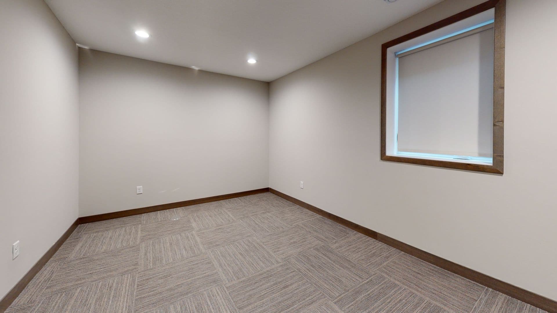 Minneapolis Apartment: 1806 Como Ave SE