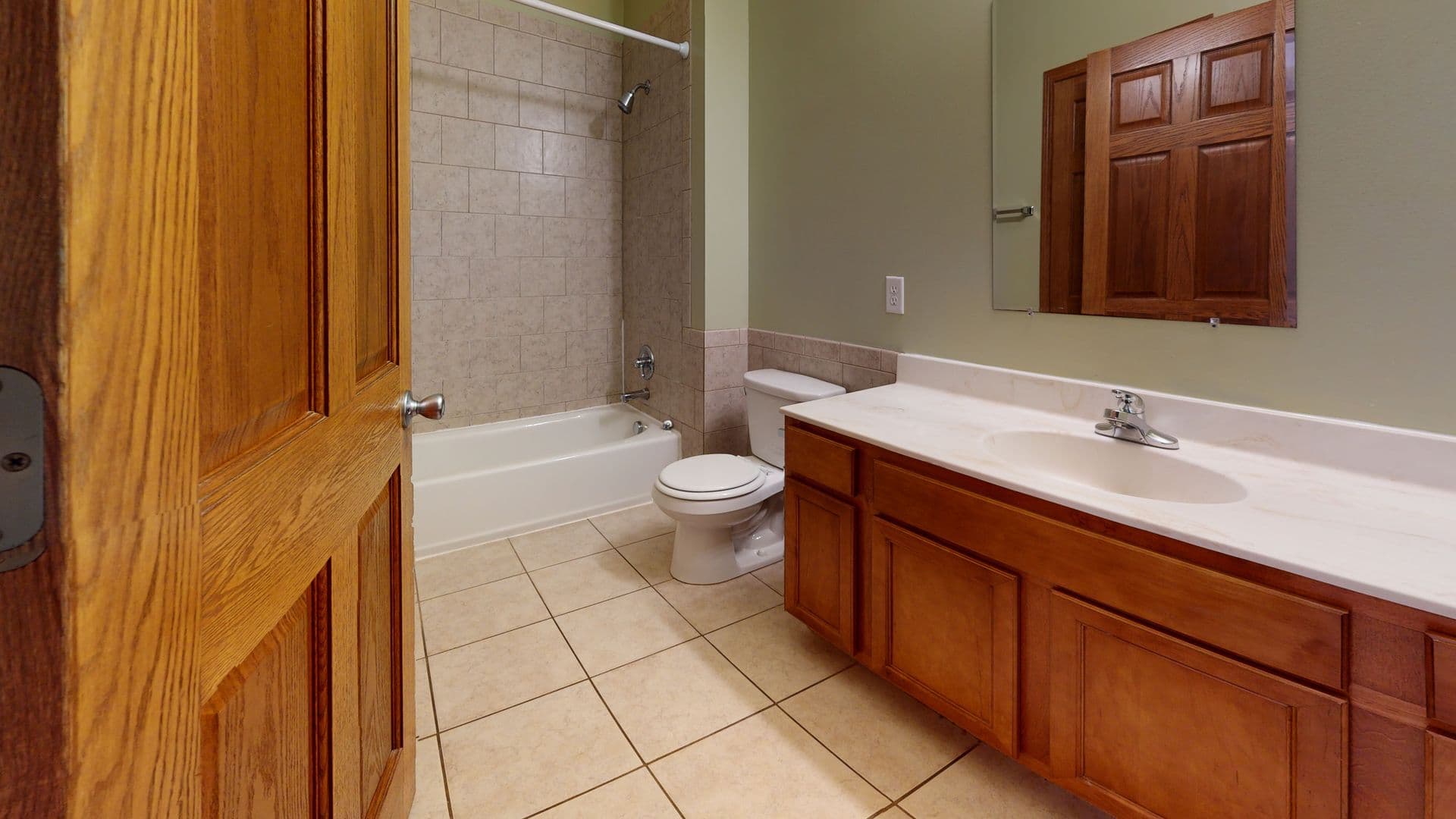 Minneapolis Apartment: 1015 7th St SE