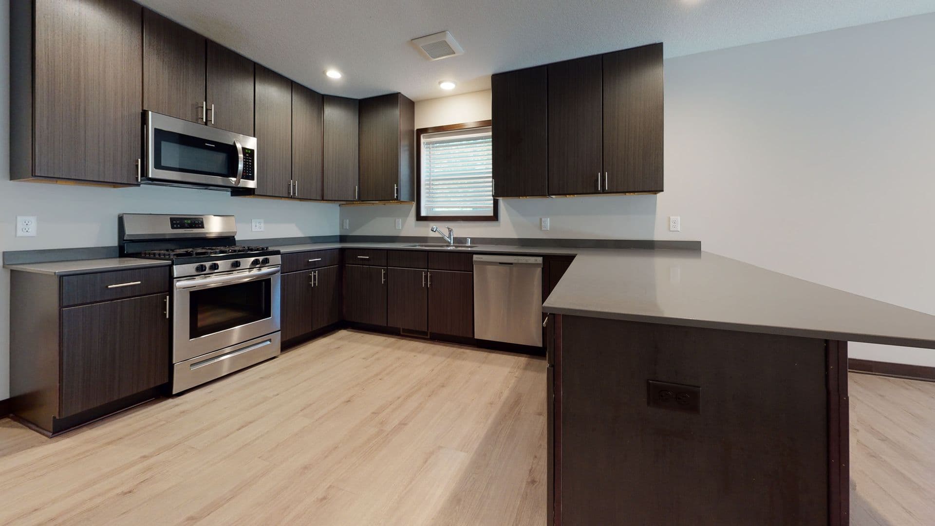 Minneapolis Apartment: 1018 13th Ave SE