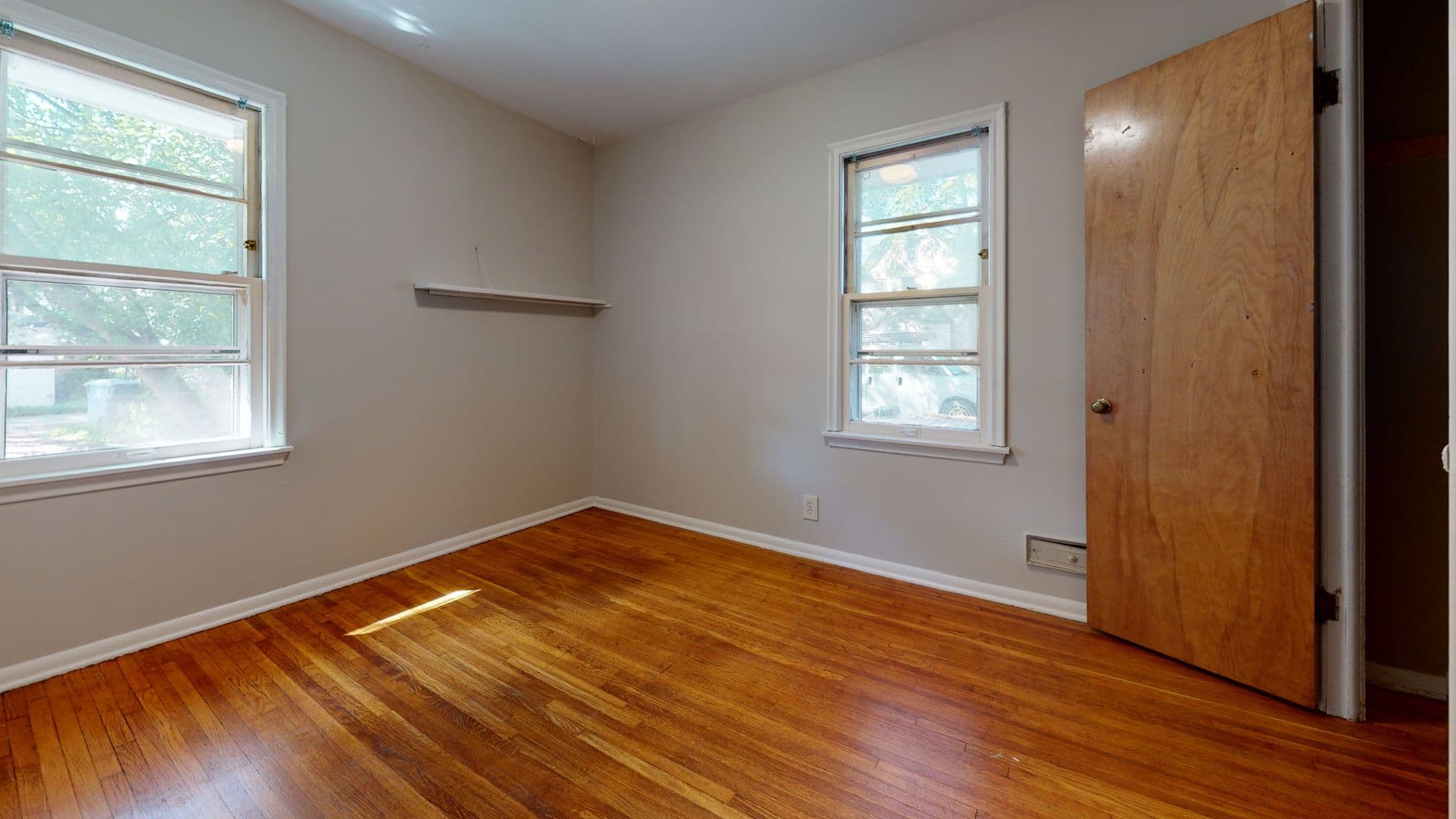 Minneapolis Apartment: 917 22nd Ave SE