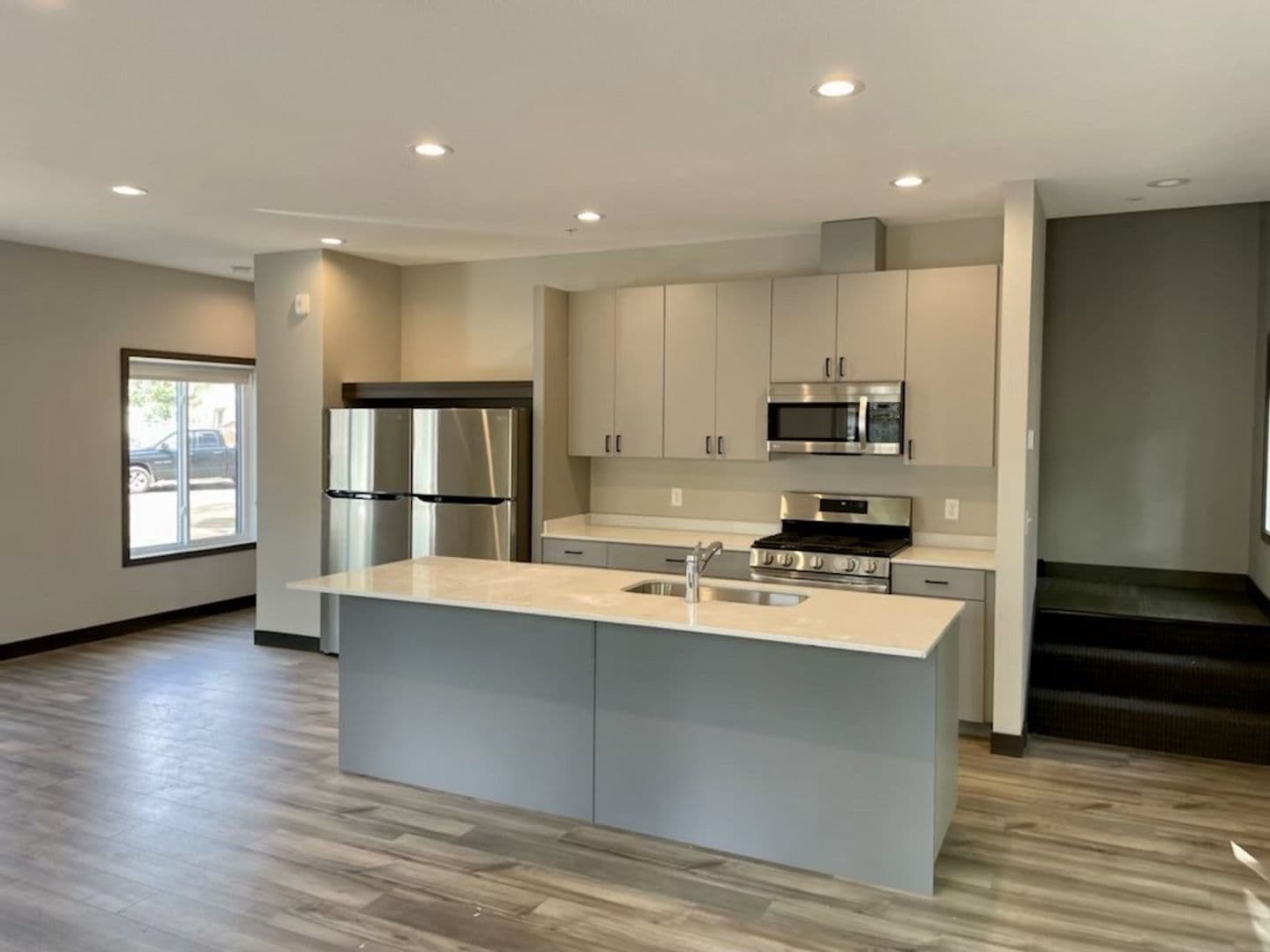 Minneapolis Apartment: 707 13th Ave SE