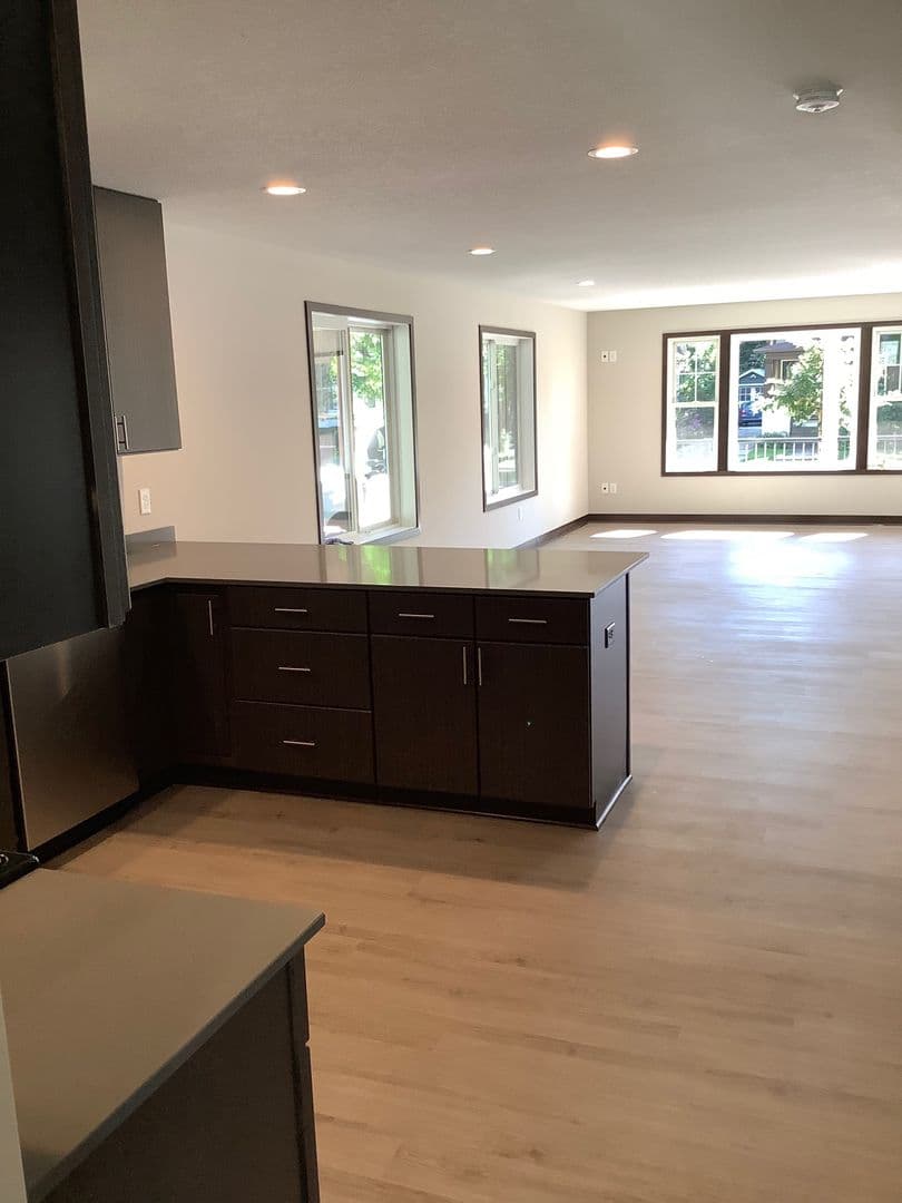 Minneapolis Apartment: 1027 13th Ave SE