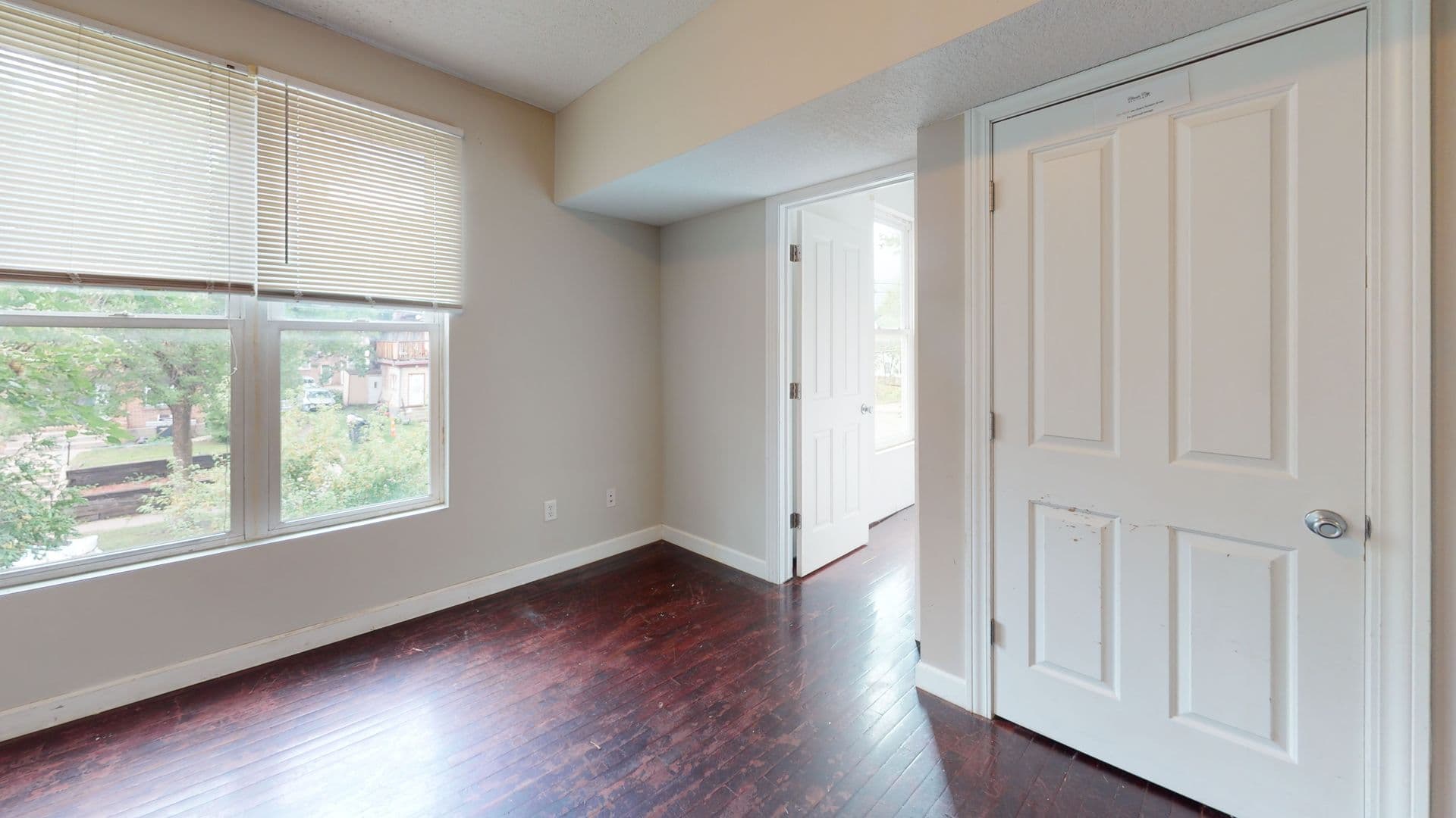 Minneapolis Apartment: 520 12th Ave SE