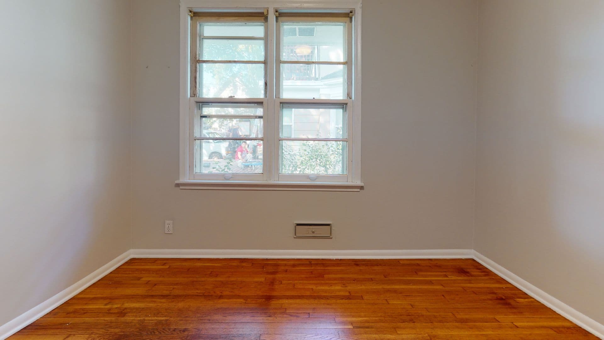 Minneapolis Apartment: 917 22nd Ave SE