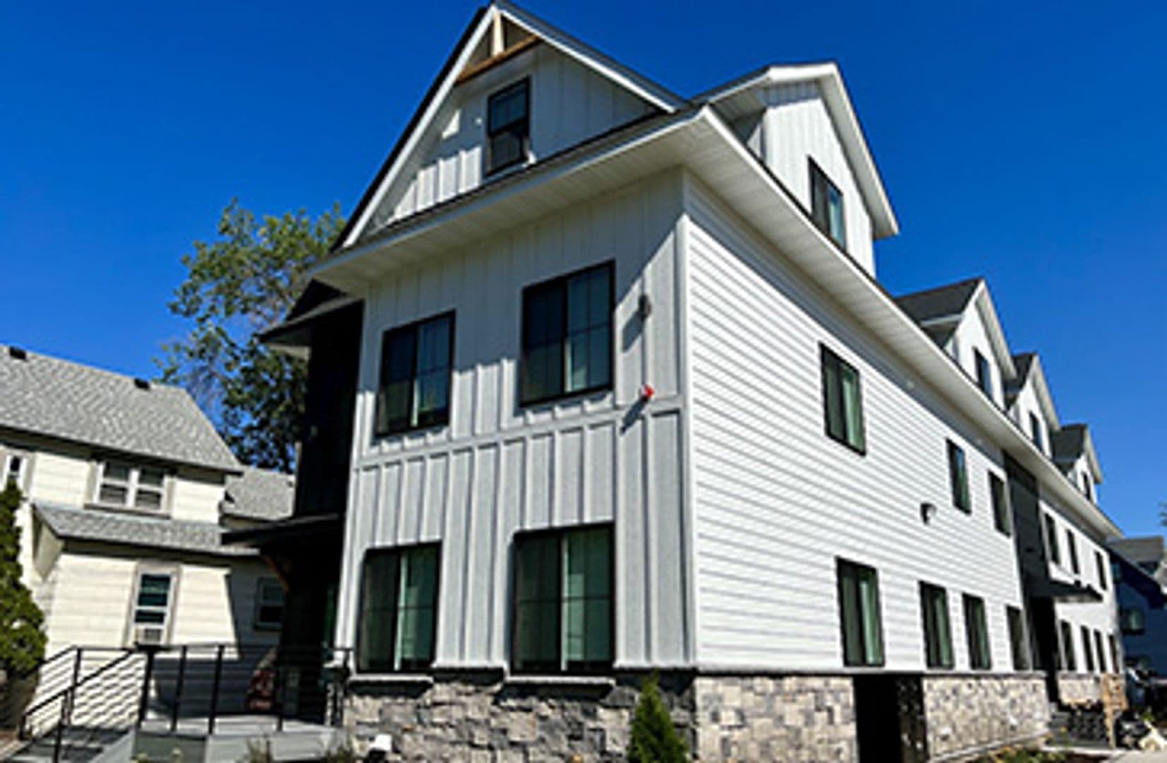 Minneapolis Apartment: 716 12th Ave SE