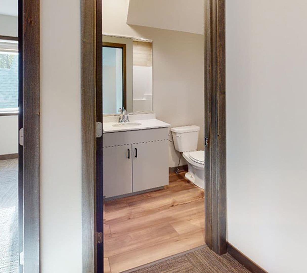 Minneapolis Apartment: 716 11th Ave SE
