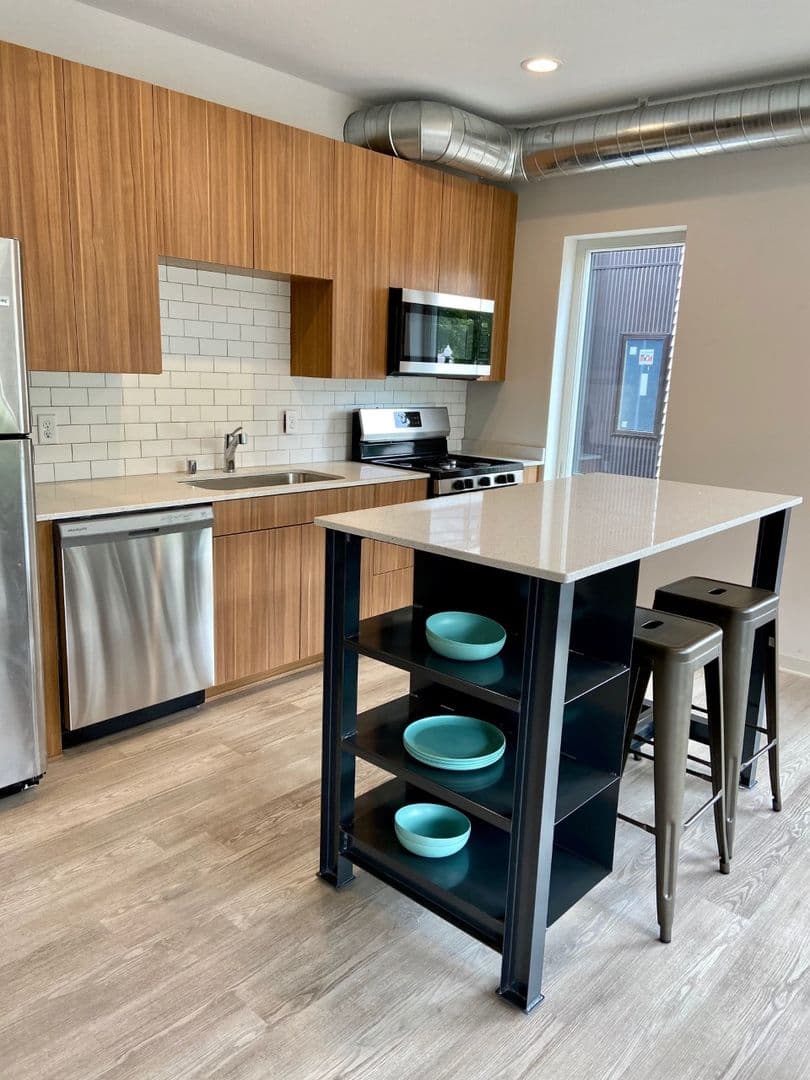 Minneapolis Apartment: 932/934/936/938 15th Ave SE