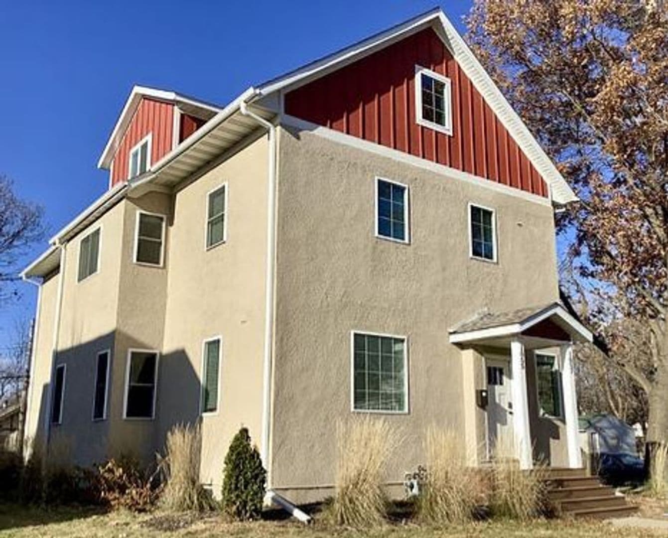 Minneapolis Apartment: 1057 13th Ave SE
