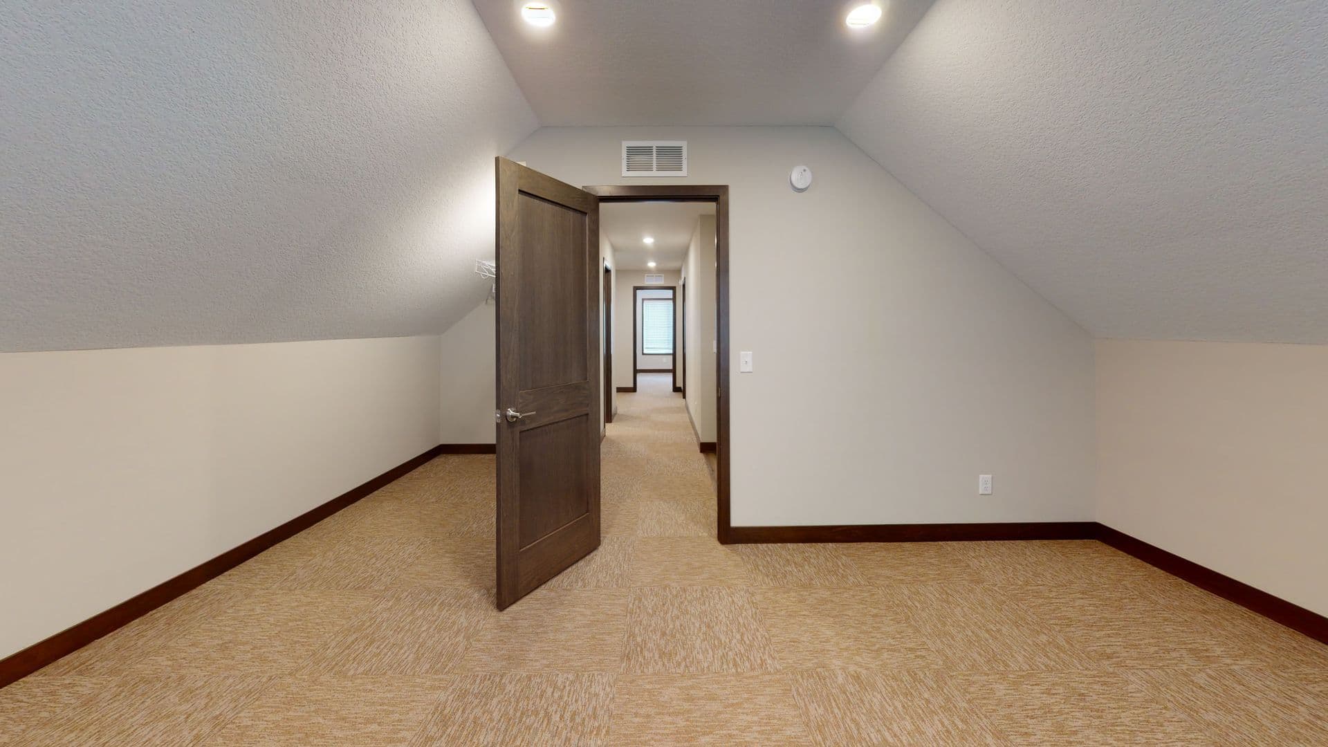 Minneapolis Apartment: 1048 23rd Ave SE