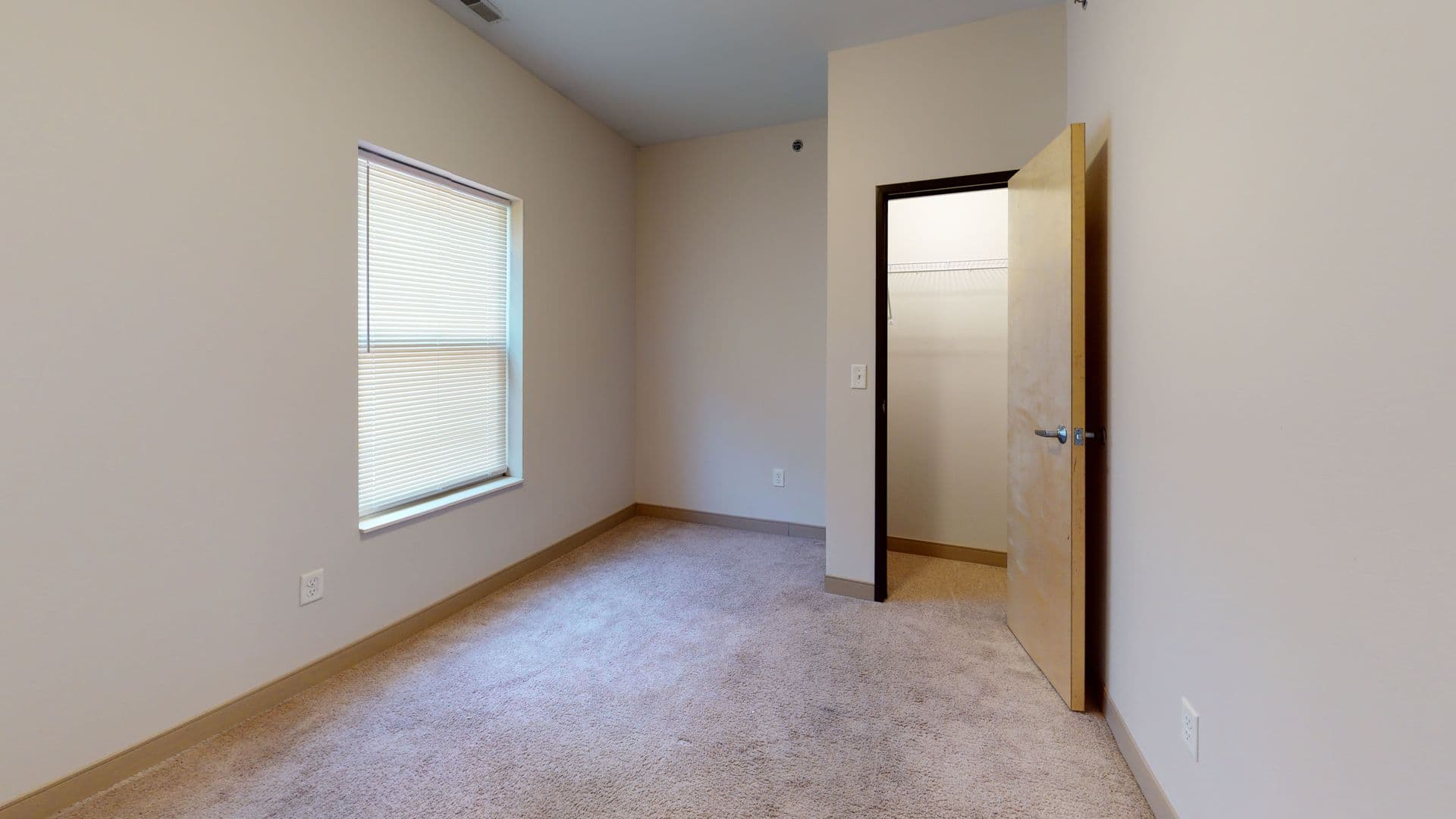 Minneapolis Apartment: 1011 & 1015 4th St SE
