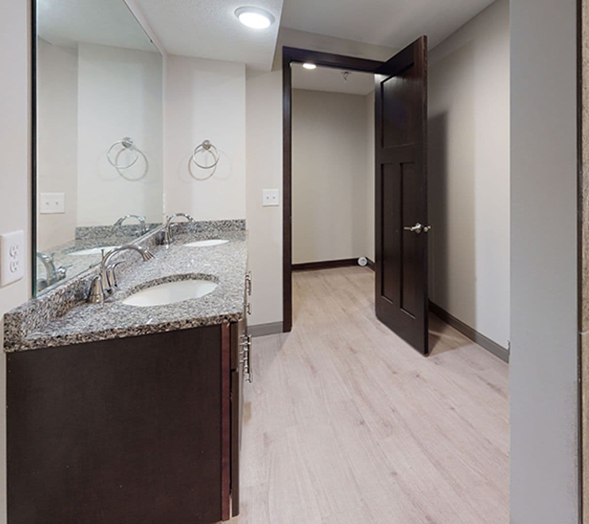 Minneapolis Apartment: 501 6th St SE