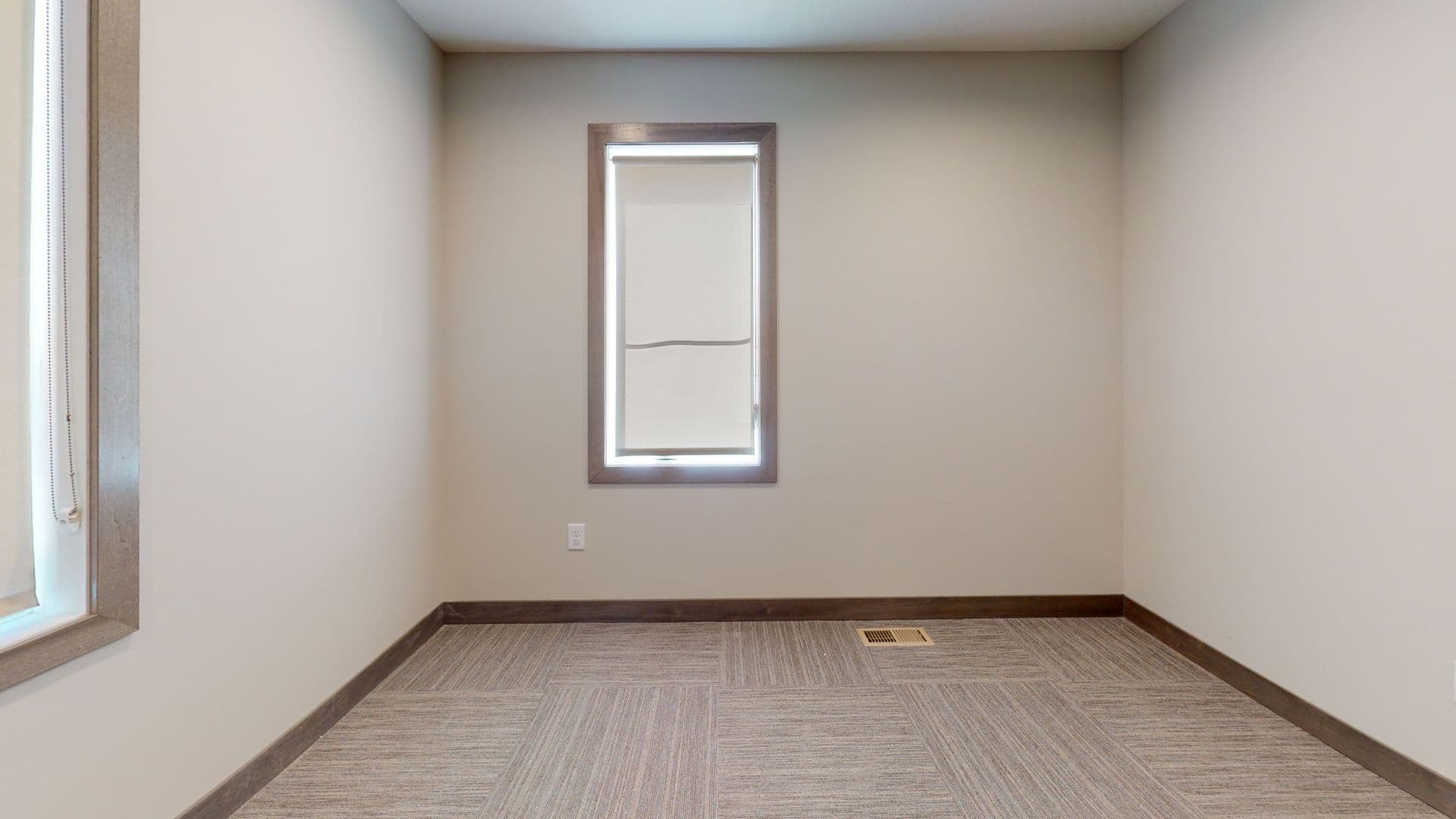 Minneapolis Apartment: 1042 20th Ave SE