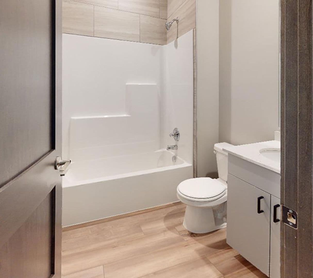 Minneapolis Apartment: 619 10th Ave SE