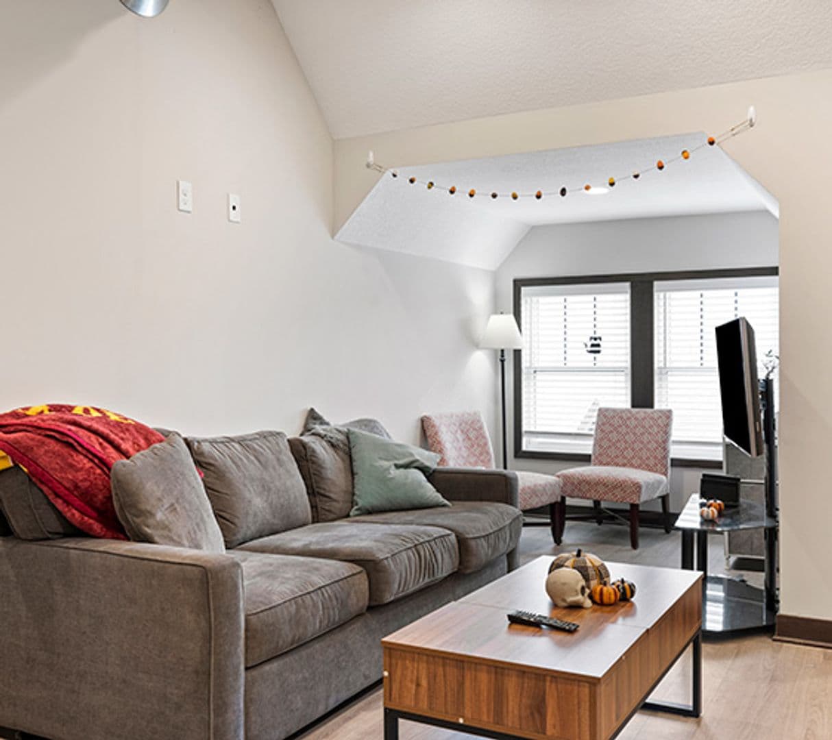 Minneapolis Apartment: 712 4th St SE