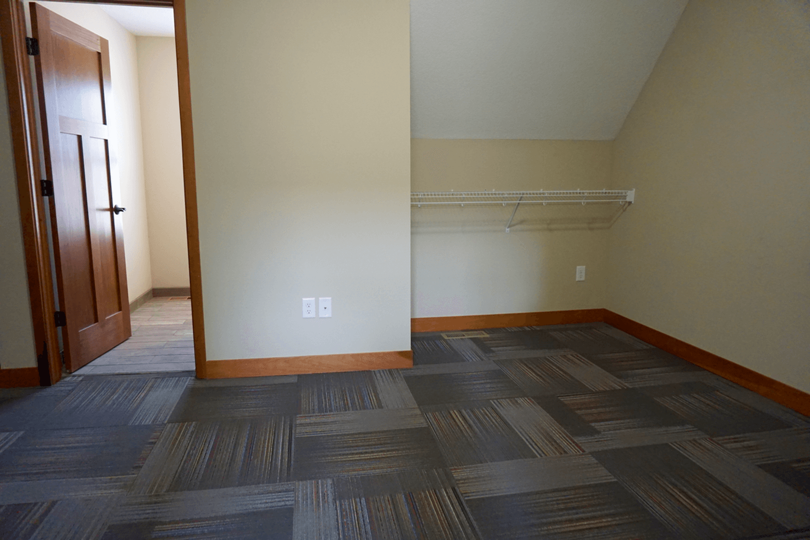 Minneapolis Apartment: 1109 8th St SE
